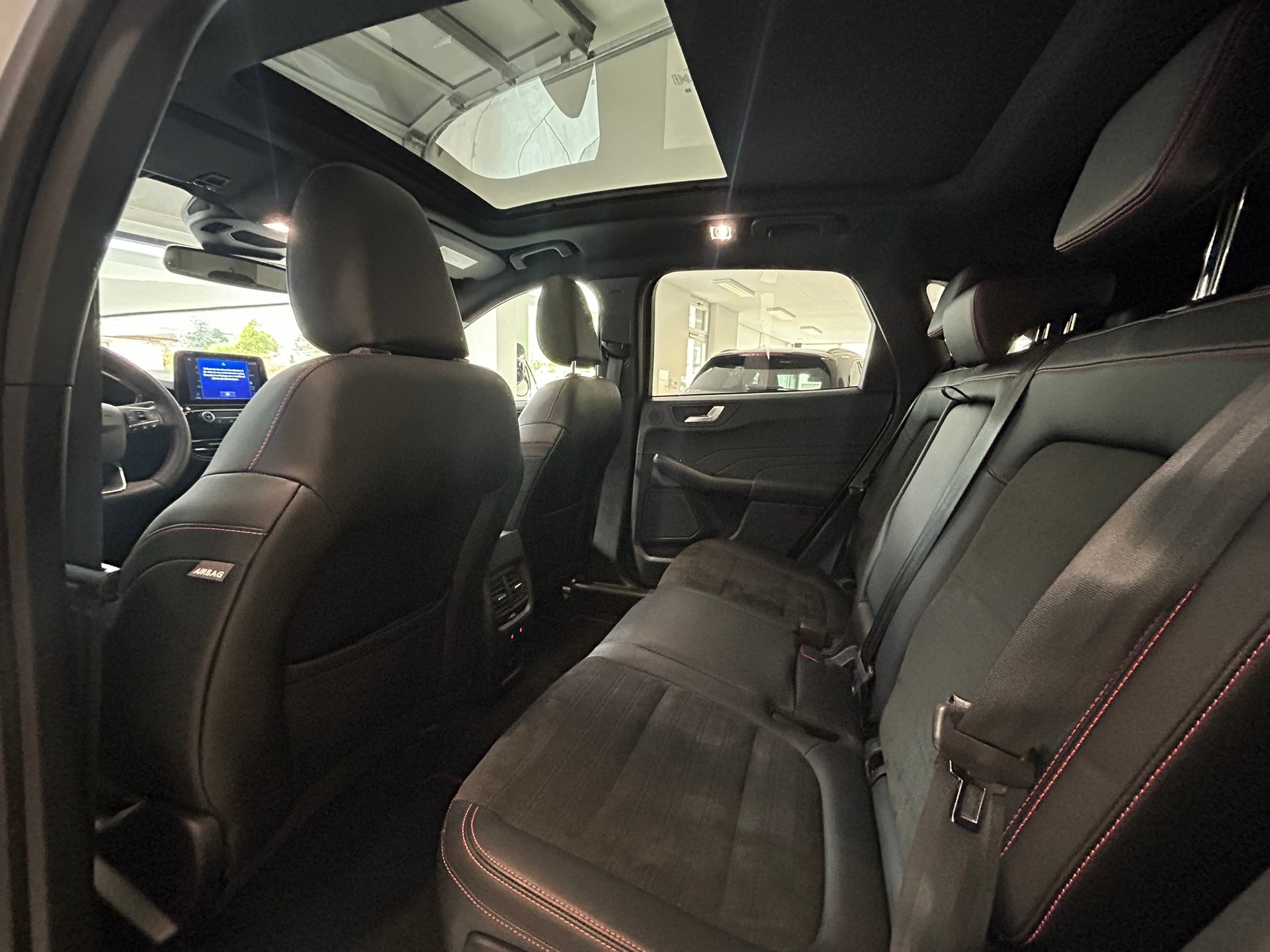FORD Kuga 2.0 TDCi EcoBlue ST-Line X 4WD-image-11