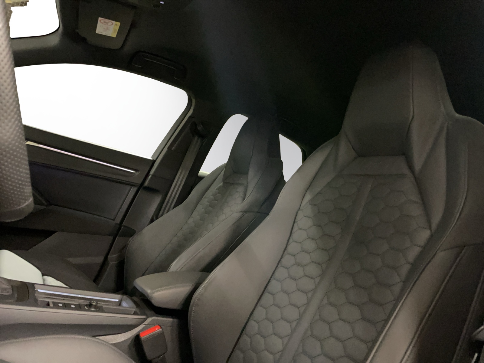AUDI RS Q3 2.5 TFSI quattro S tronic-image-9