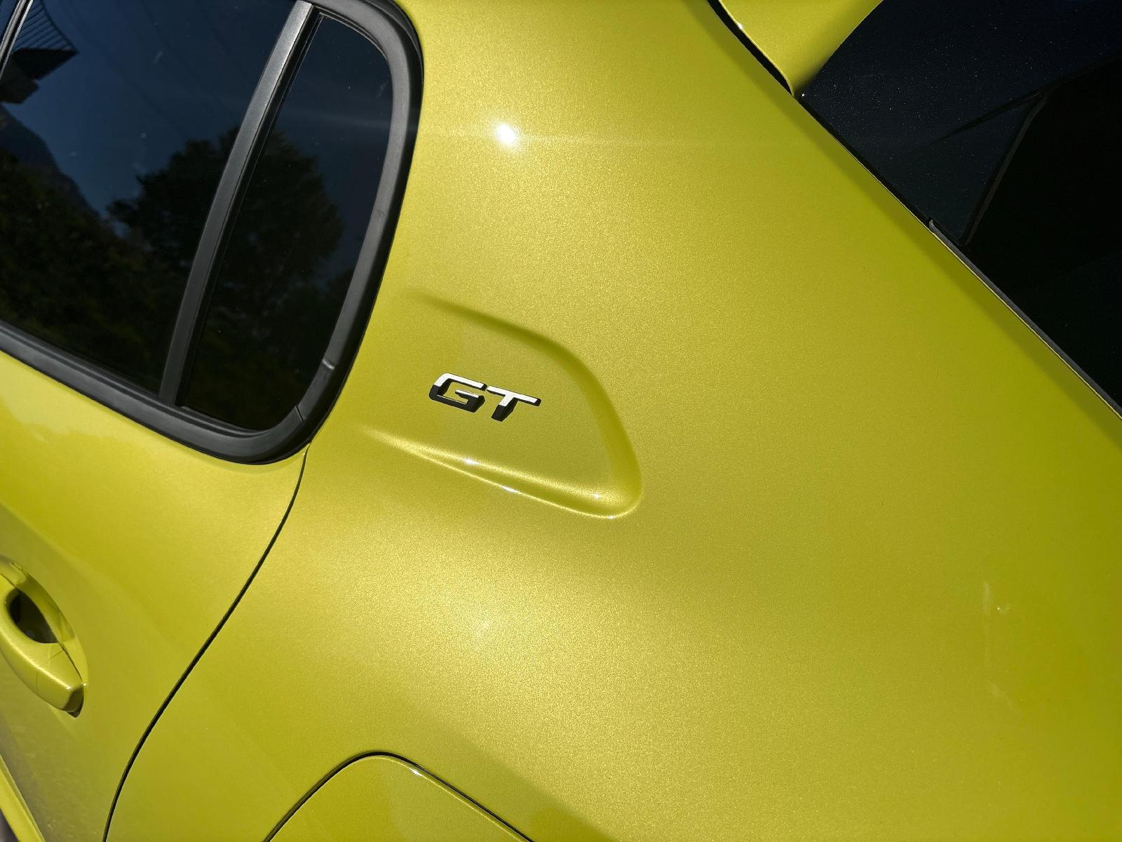 PEUGEOT 208 1.2 Hybrid 145 GT Exclusive-image-12