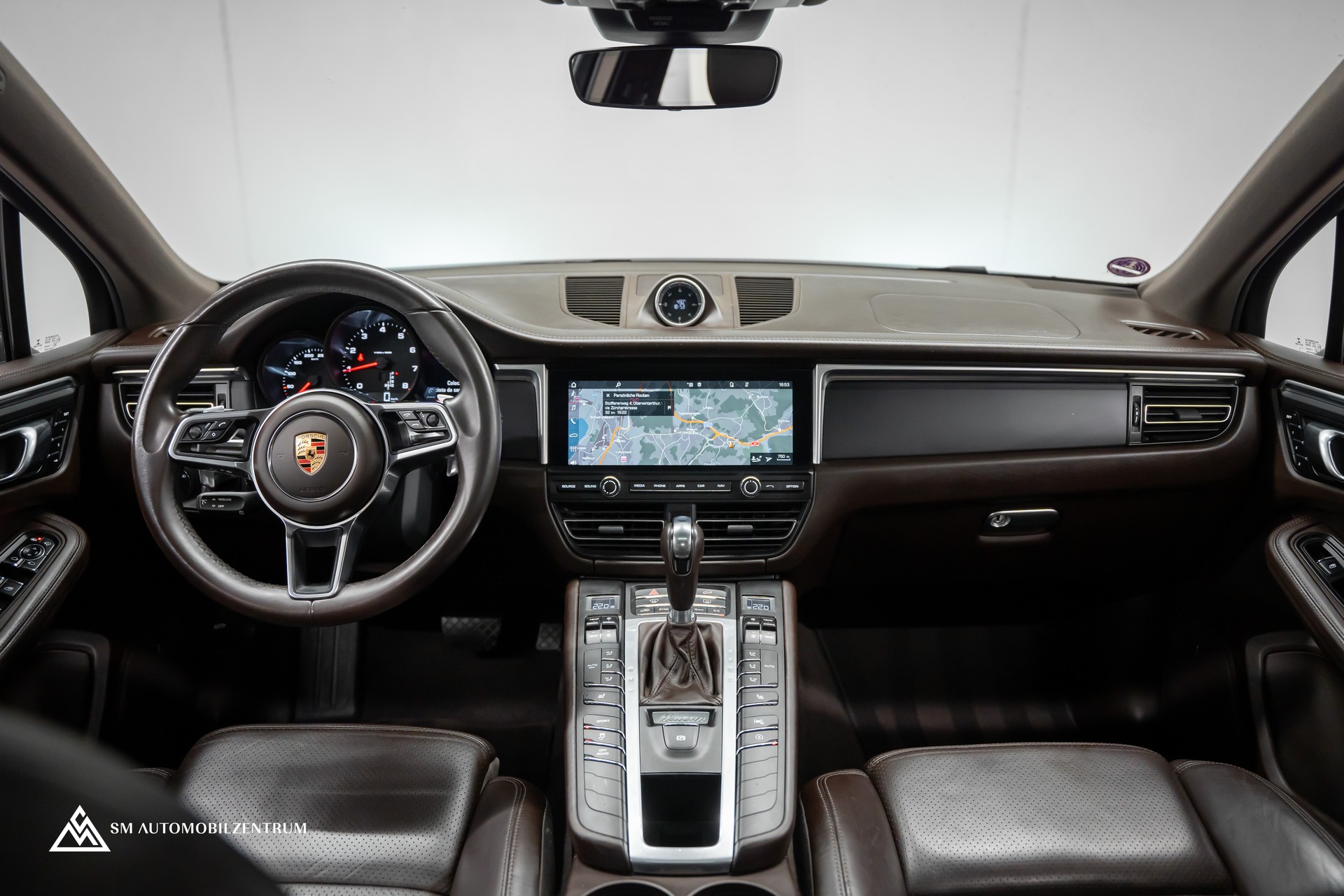 PORSCHE Macan PDK / CH / Panoramadach / Bose-image-12