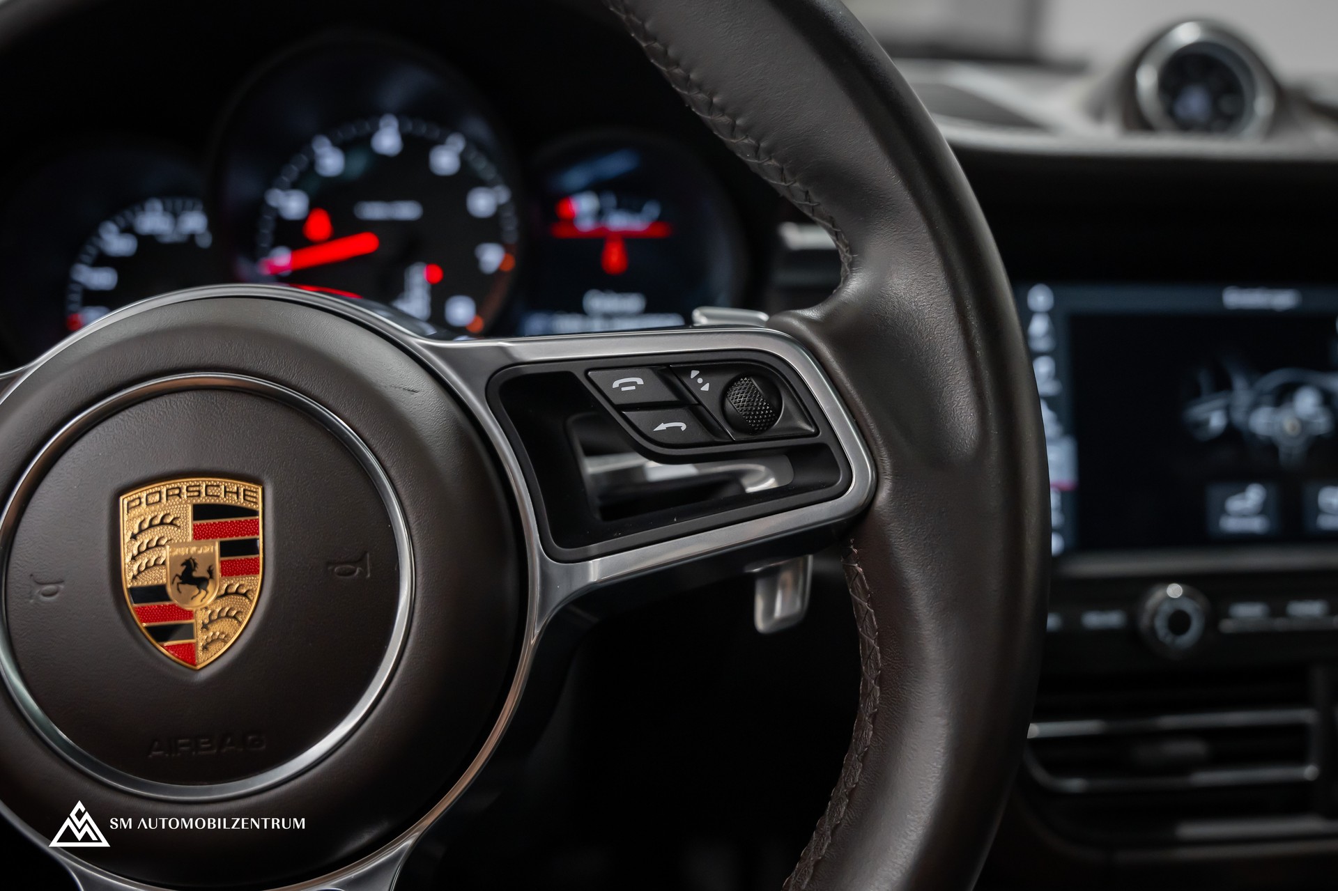 PORSCHE Macan PDK / CH / Panoramadach / Bose-image-25