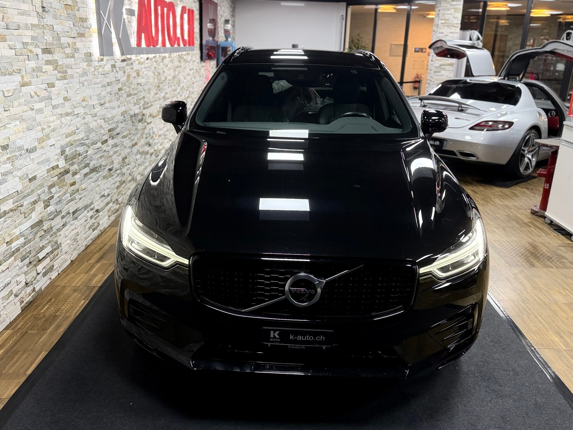 VOLVO XC60 B4 Diesel Mild Hybrid AWD Inscription Geartronic-image-4