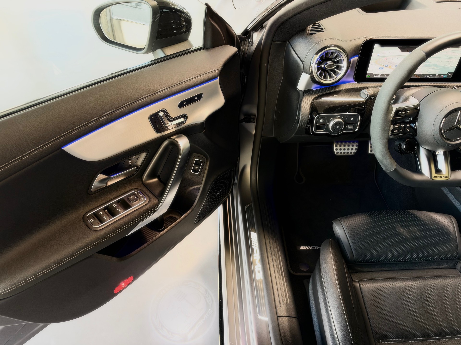 MERCEDES-BENZ CLA 45 S AMG 4Matic+ 8G-DCT-image-8