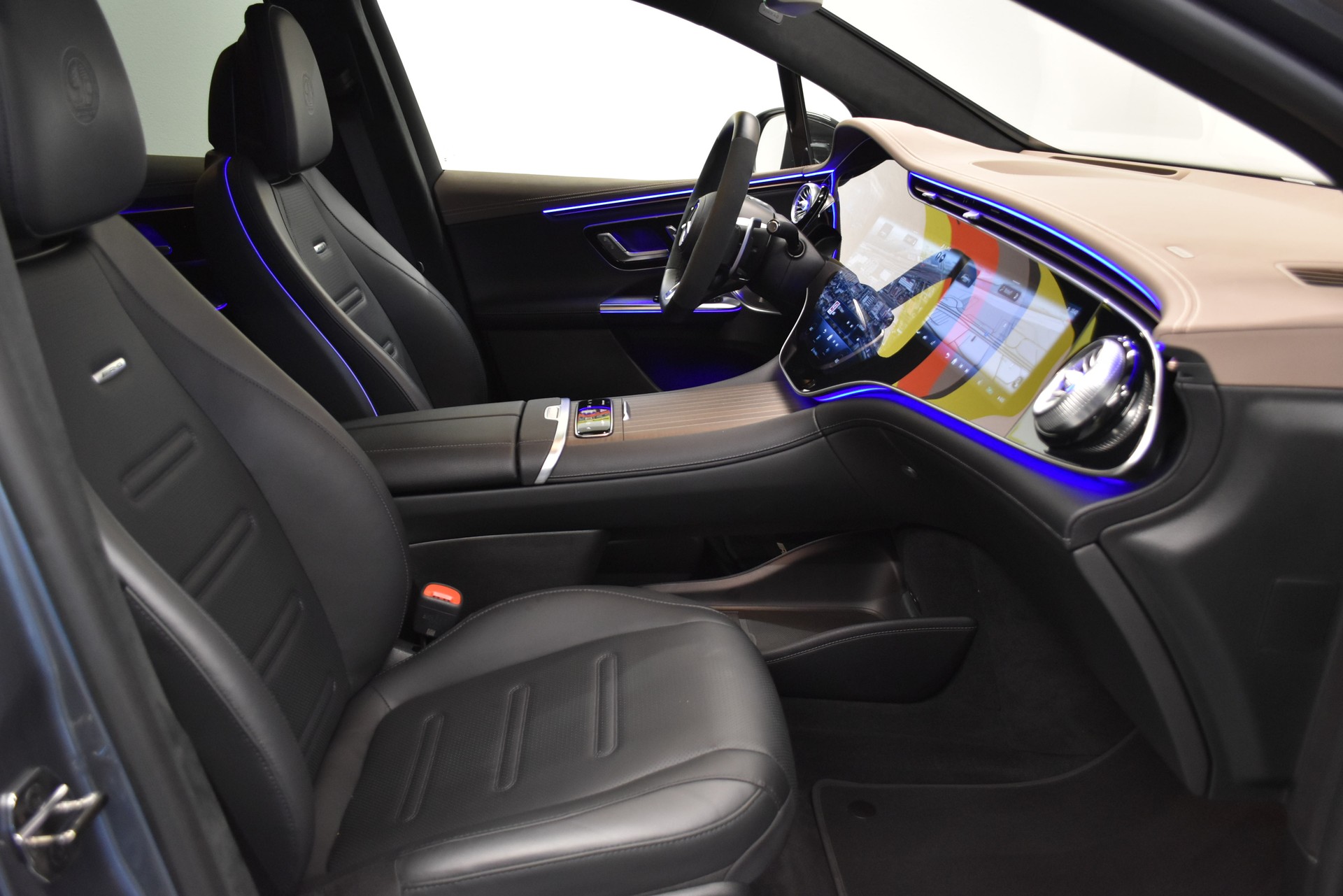 MERCEDES-BENZ EQE SUV AMG 53 4 Matic Executive Edition-image-3