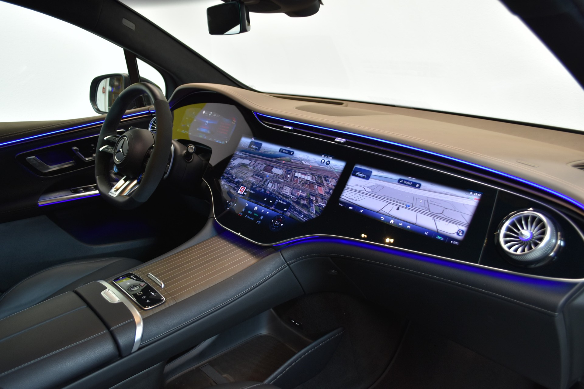 MERCEDES-BENZ EQE SUV AMG 53 4 Matic Executive Edition-image-4