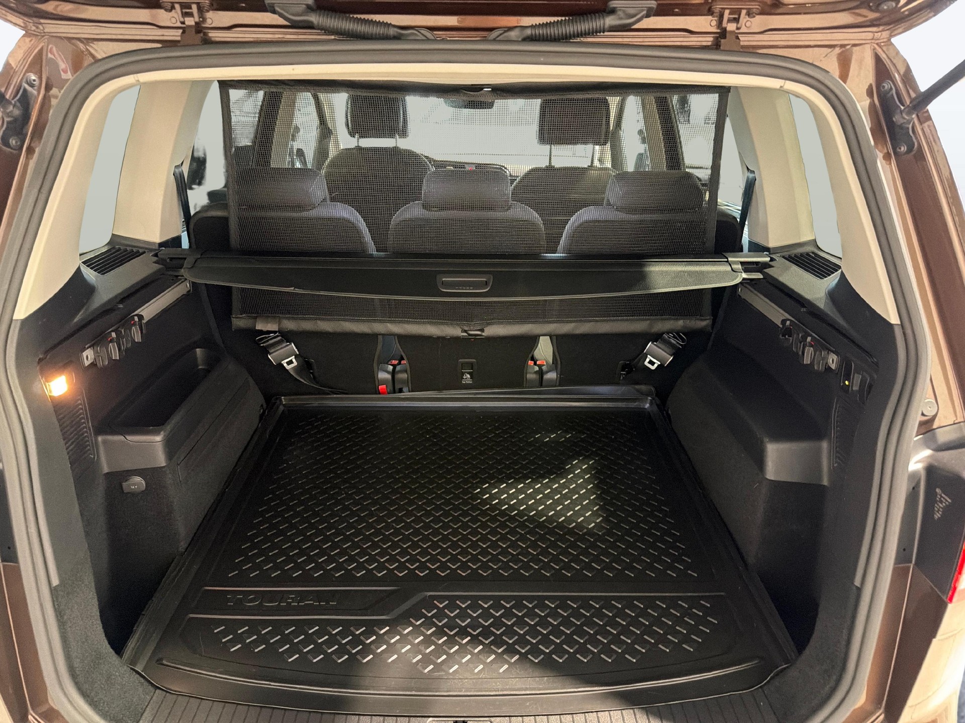 VW Touran 1.4 TSI Highline DSG-image-11