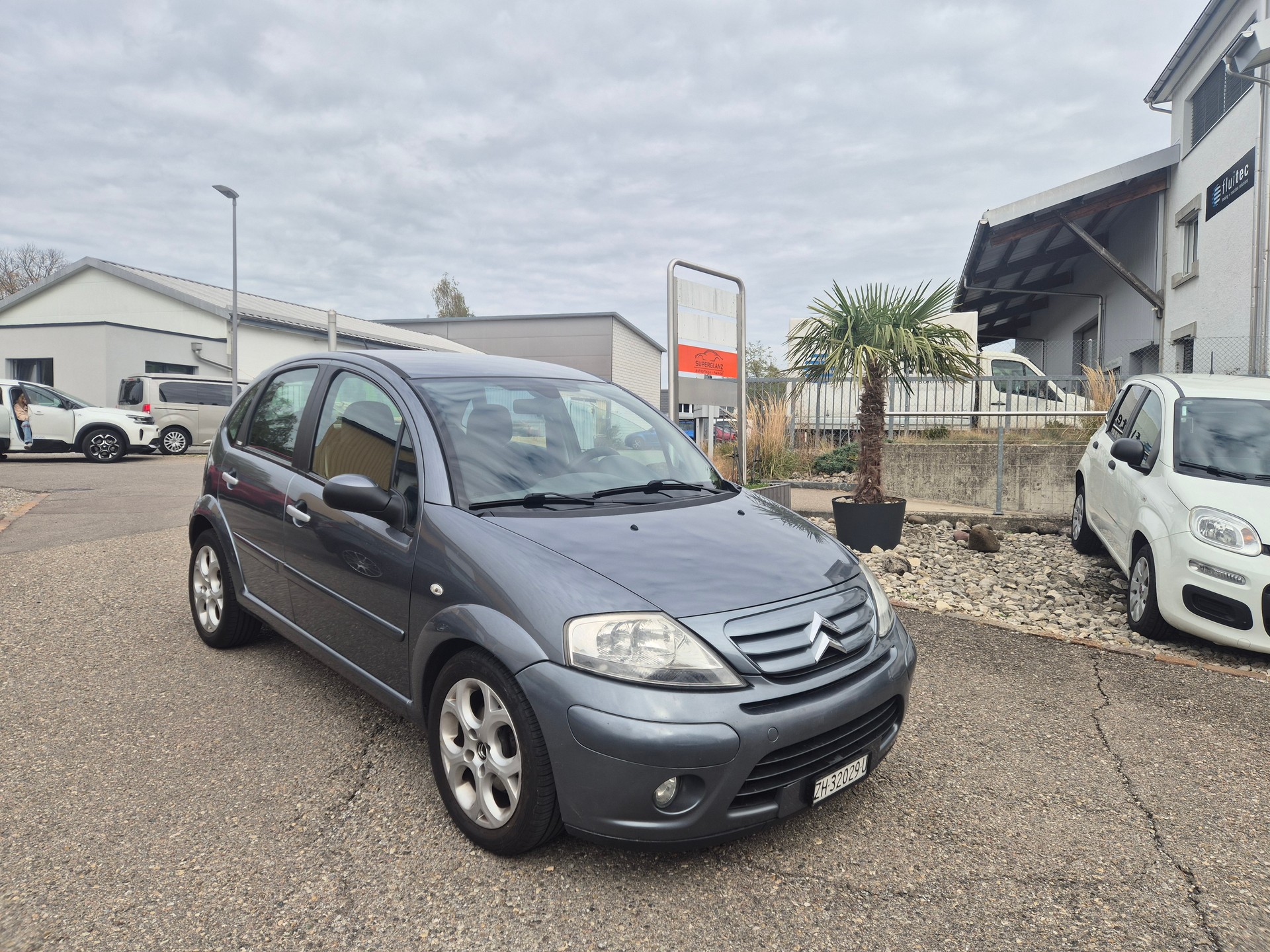 CITROEN C3 1.6 16V HDi Exclusive-image-9