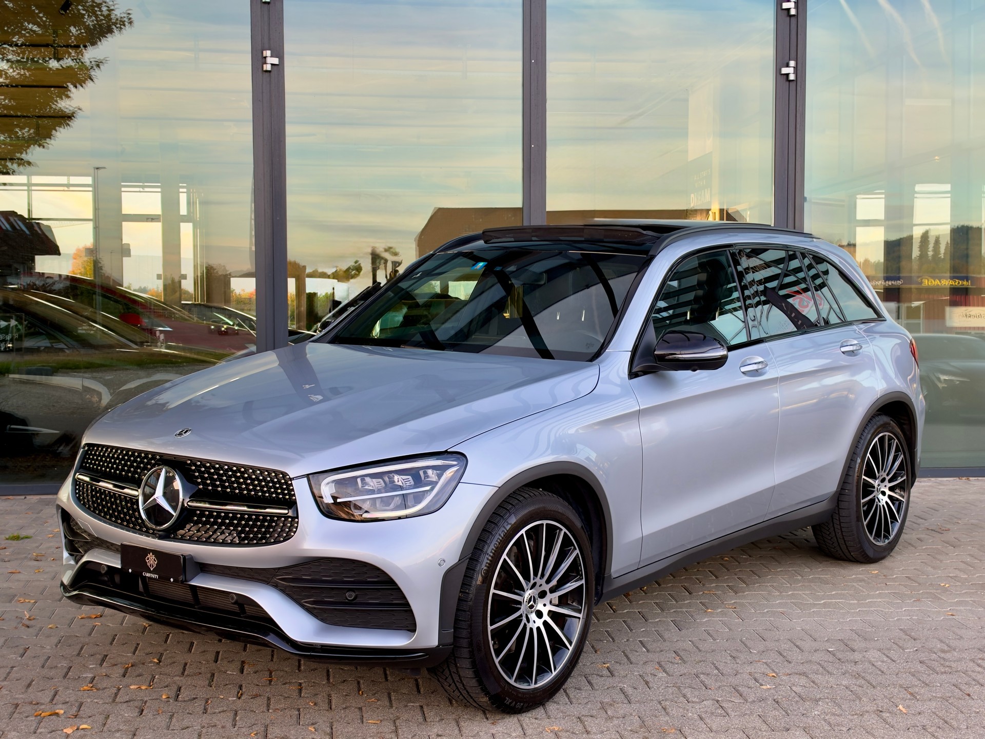 MERCEDES-BENZ GLC 220 d AMG Line 4Matic 9G-Tronic-image-2