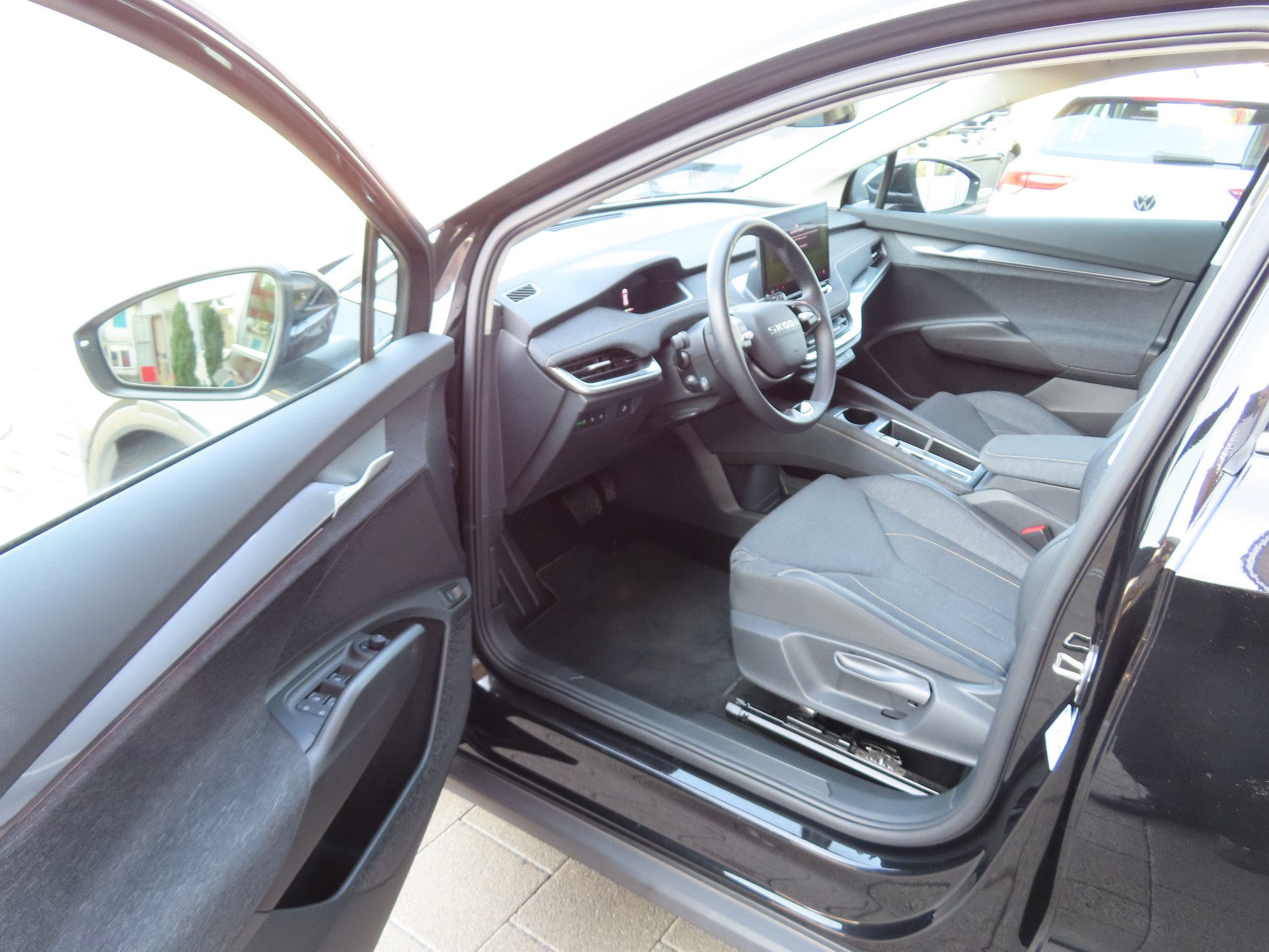 SKODA Elroq 85-image-6