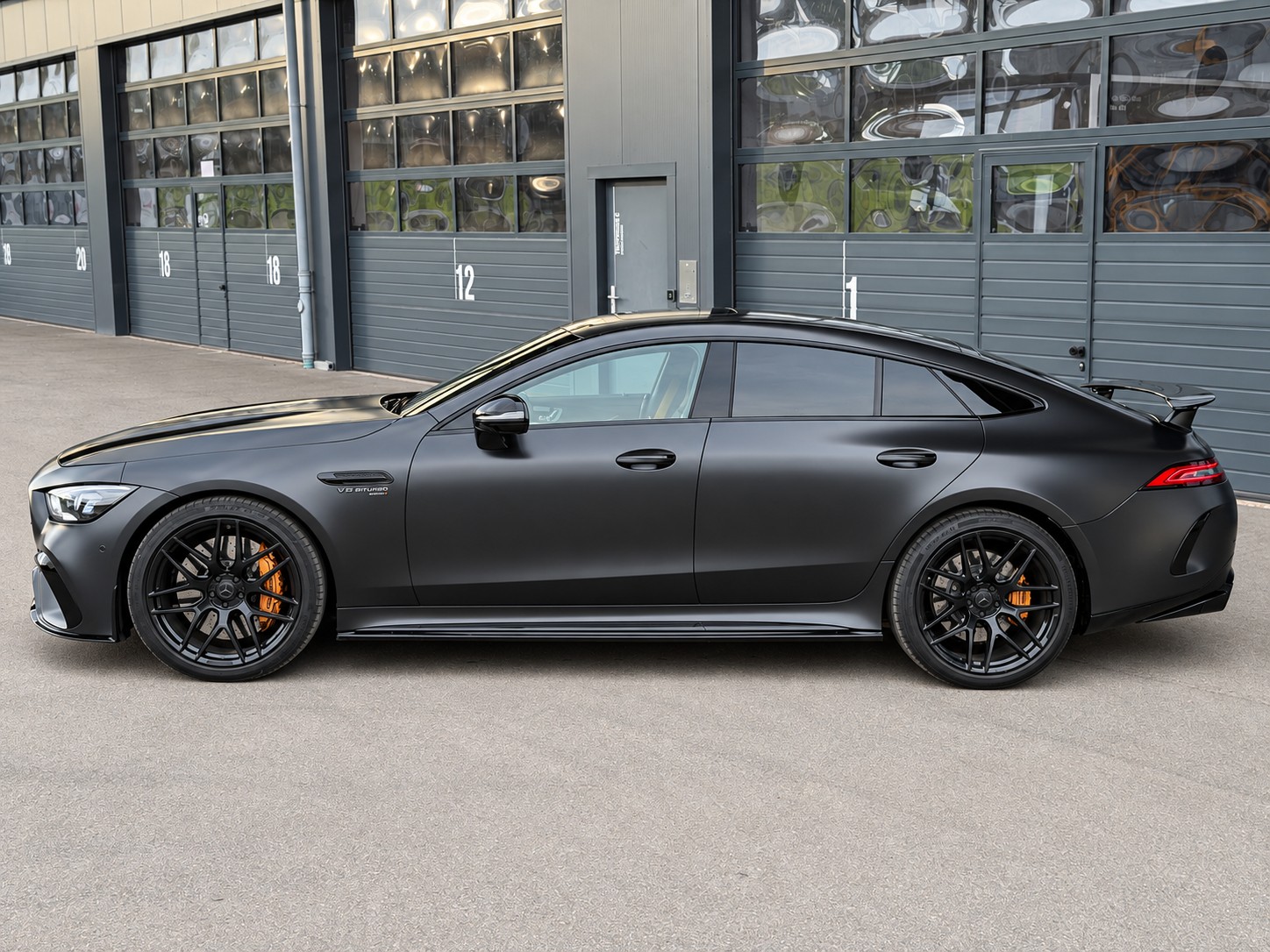 MERCEDES-BENZ AMG GT 4 63 S 4MATIC+ Edition 1 | Carbon | Burmester | Keramik | Vollausstattung-image-2