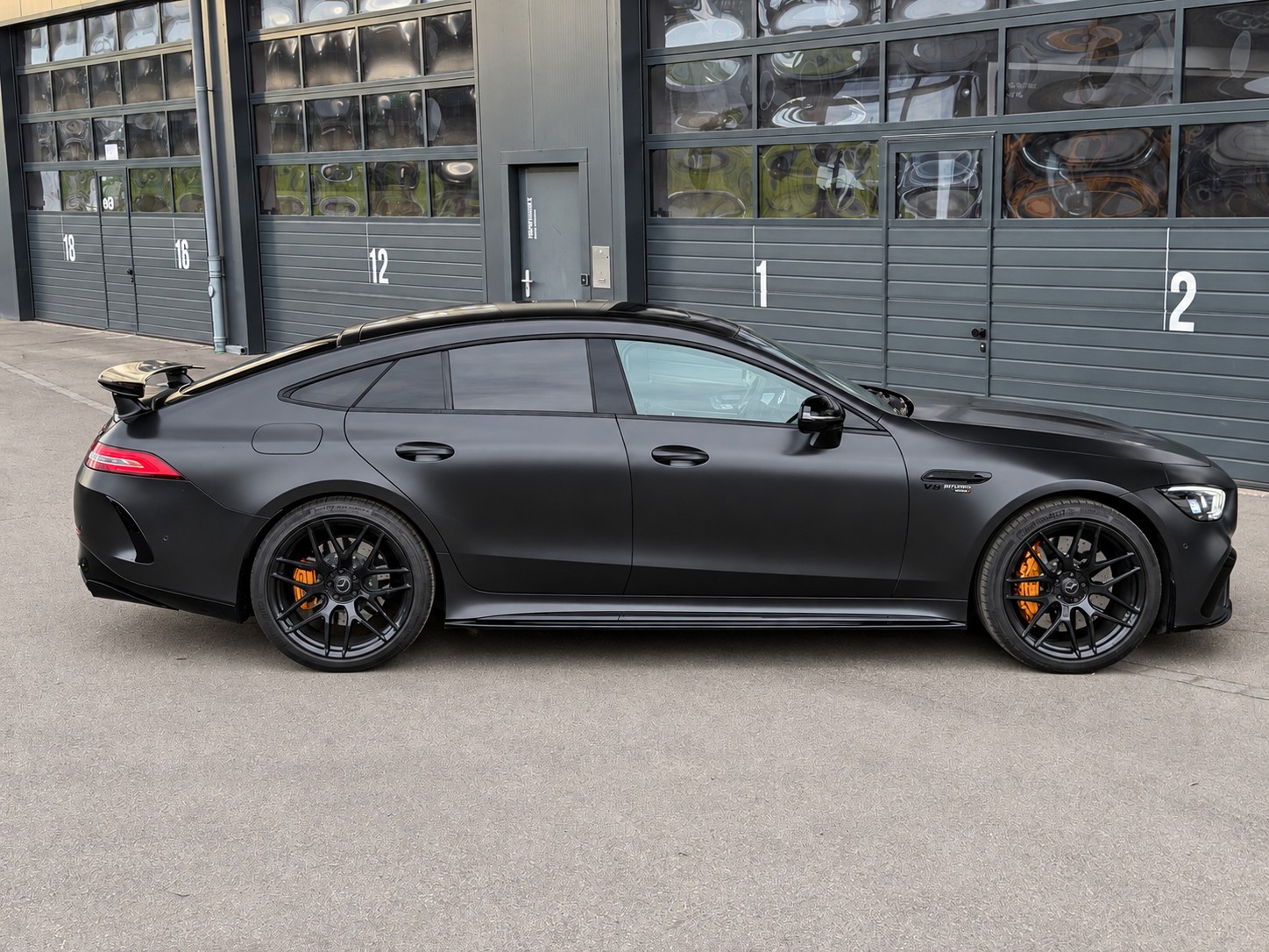 MERCEDES-BENZ AMG GT 4 63 S 4MATIC+ Edition 1 | Carbon | Burmester | Keramik | Vollausstattung-image-5