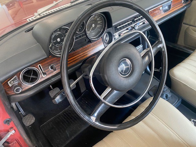 MERCEDES-BENZ C 250 coupe-image-10