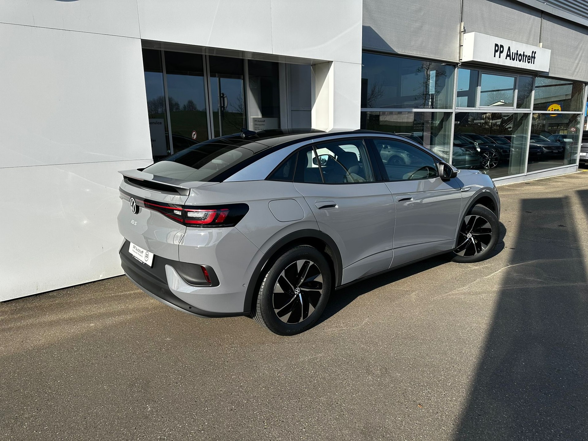 VW ID.5 Pro Performance 77 kWh-image-2