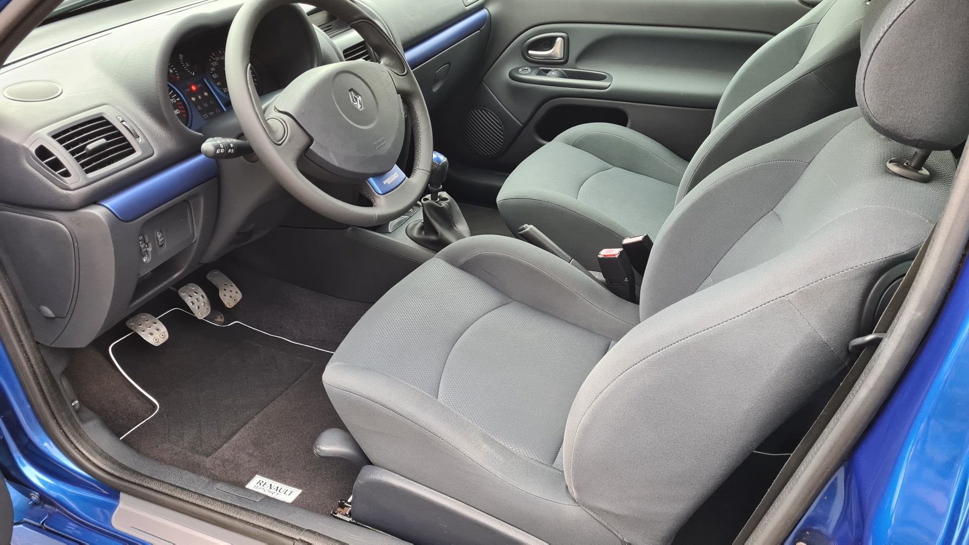 RENAULT Clio 2.0 16V Sport Jean Ragnotti-image-7