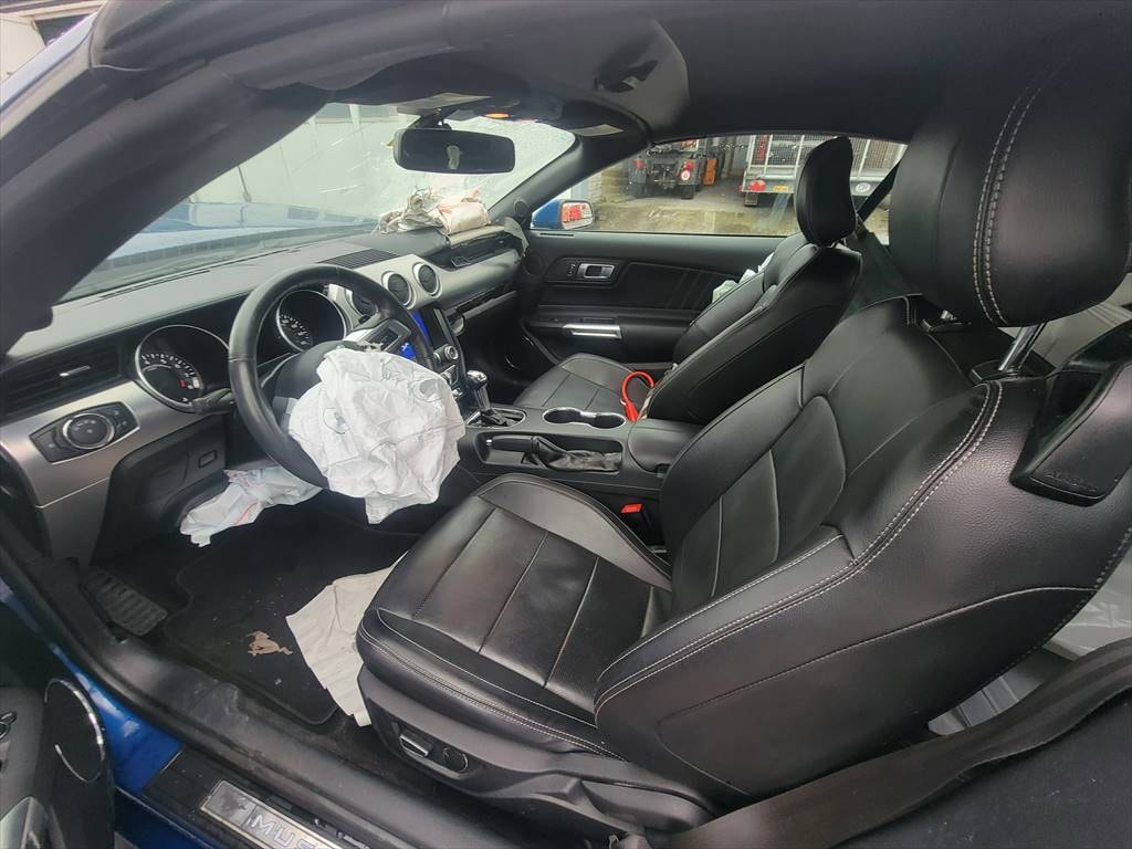FORD Mustang Convertible 5.0V8GT Black Shad Ed. Automat-image-8