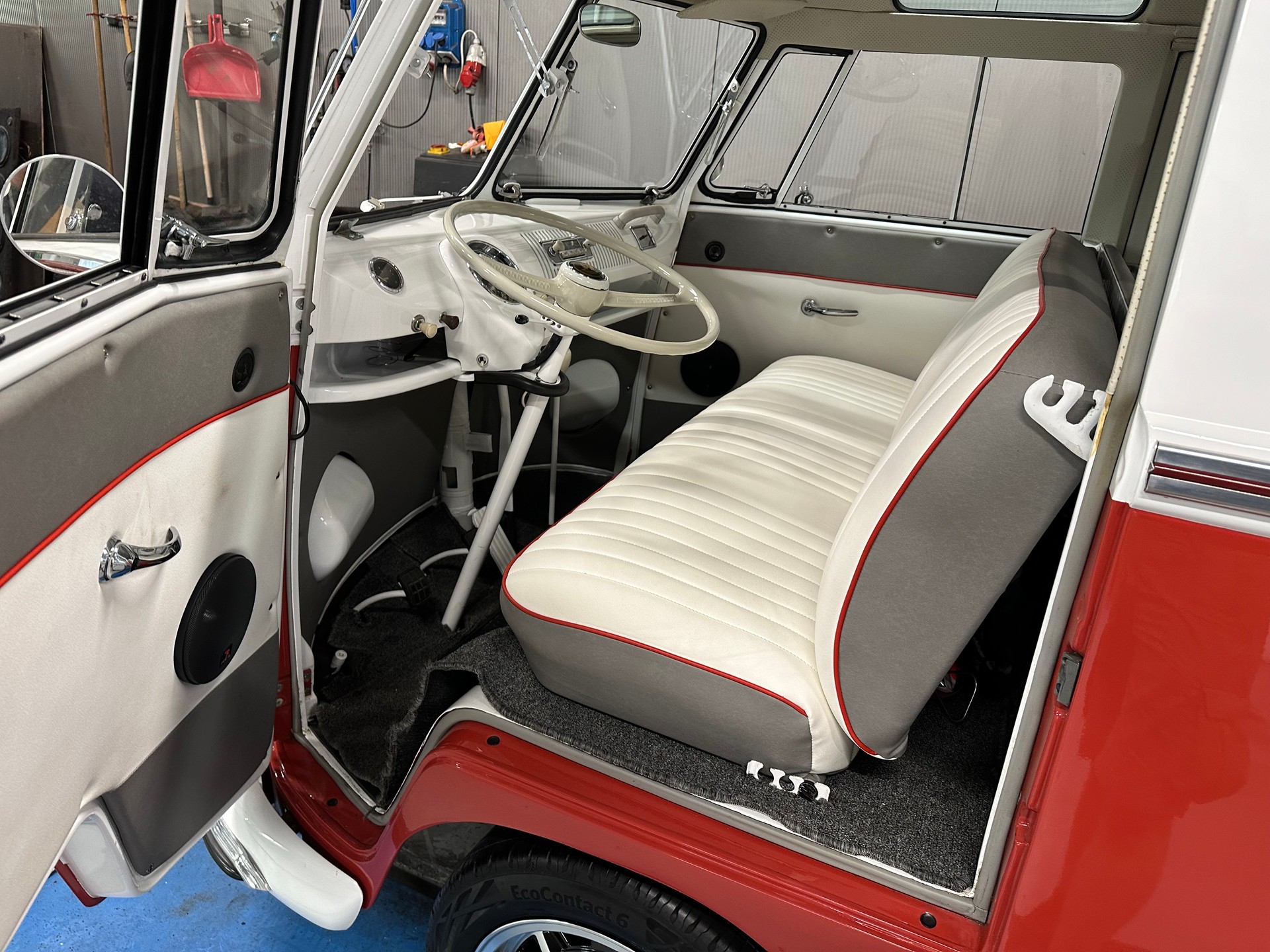VW T1-image-16