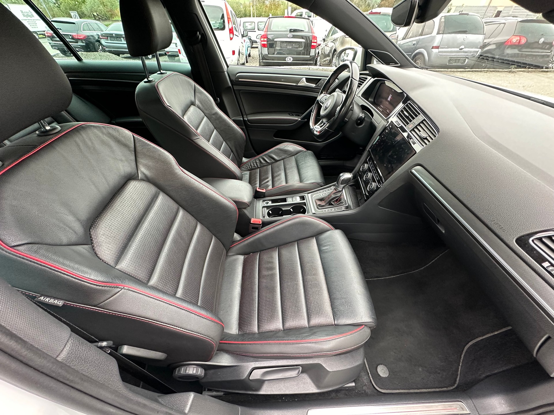 VW Golf 2.0 TSI GTI Performance DSG-image-7