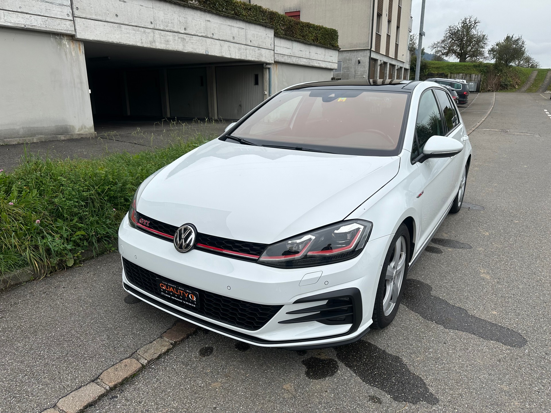 VW Golf 2.0 TSI GTI Performance DSG-image-1
