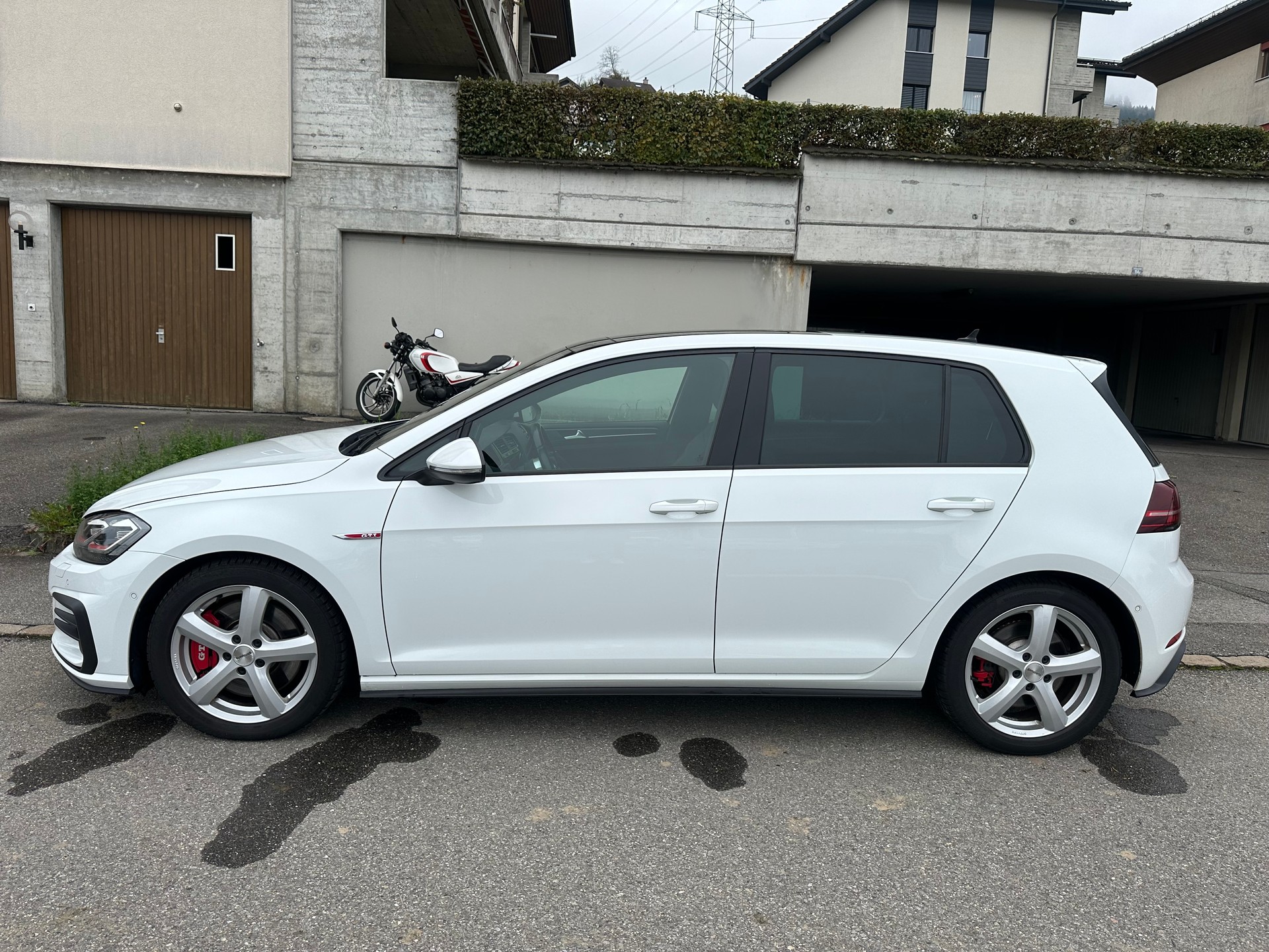 VW Golf 2.0 TSI GTI Performance DSG-image-3