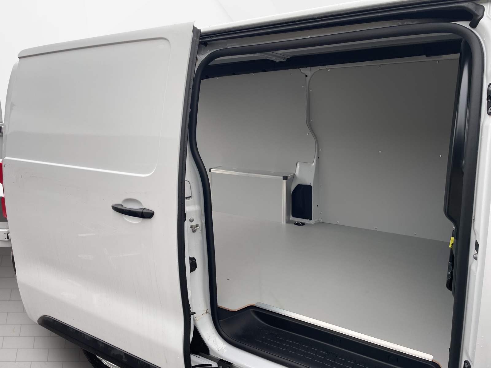 FIAT Scudo Kaw. L3 2.0 Multijet 145 Business Worker-image-11