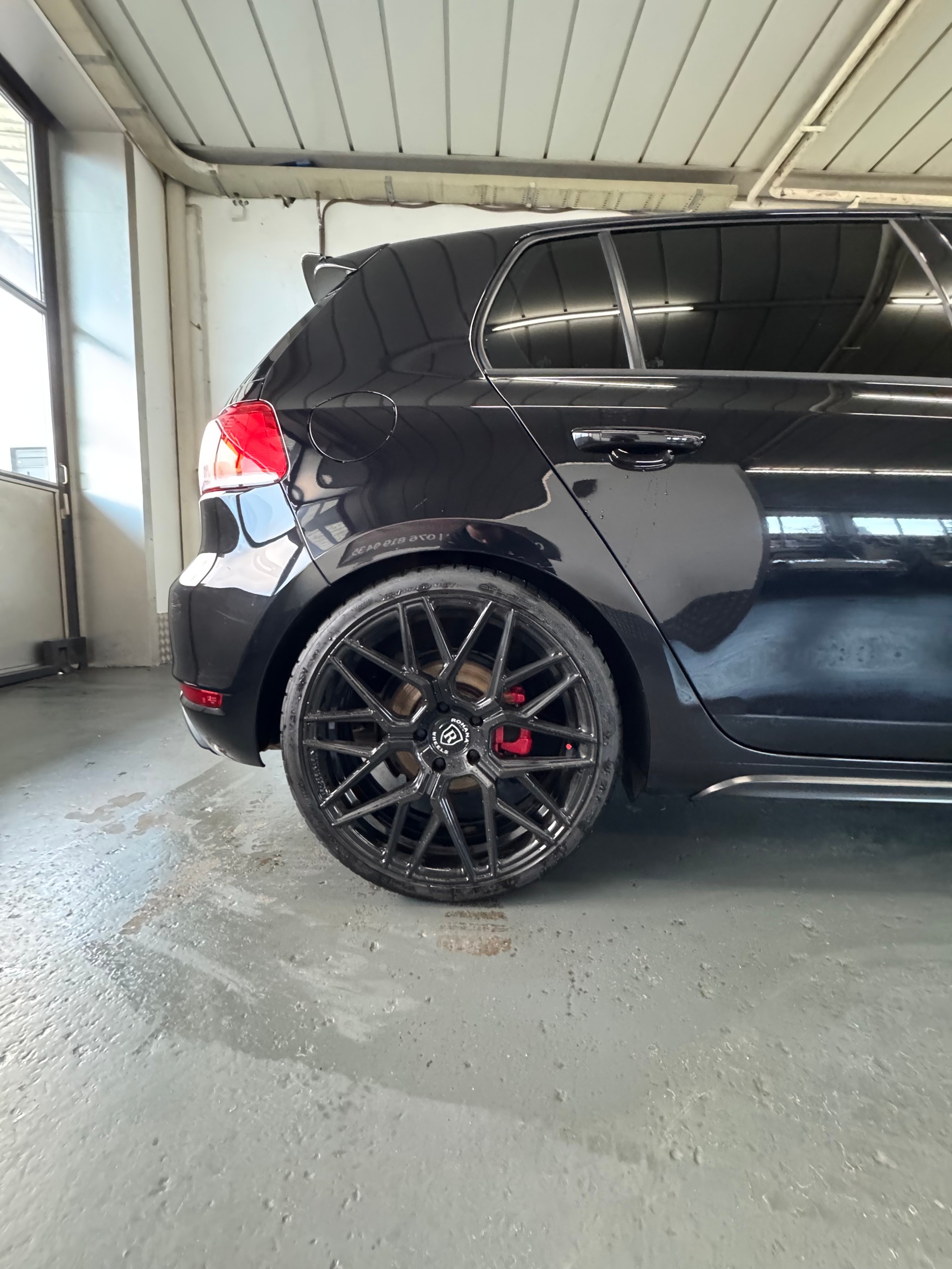 VW Golf 2.0 TSI GTI-image-7