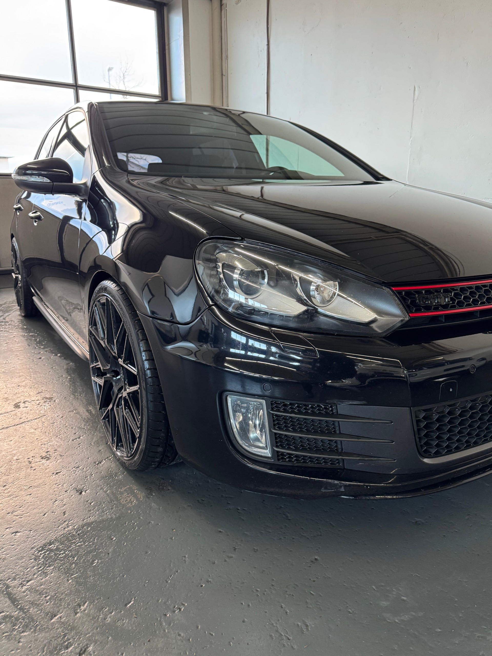 VW Golf 2.0 TSI GTI-image-2