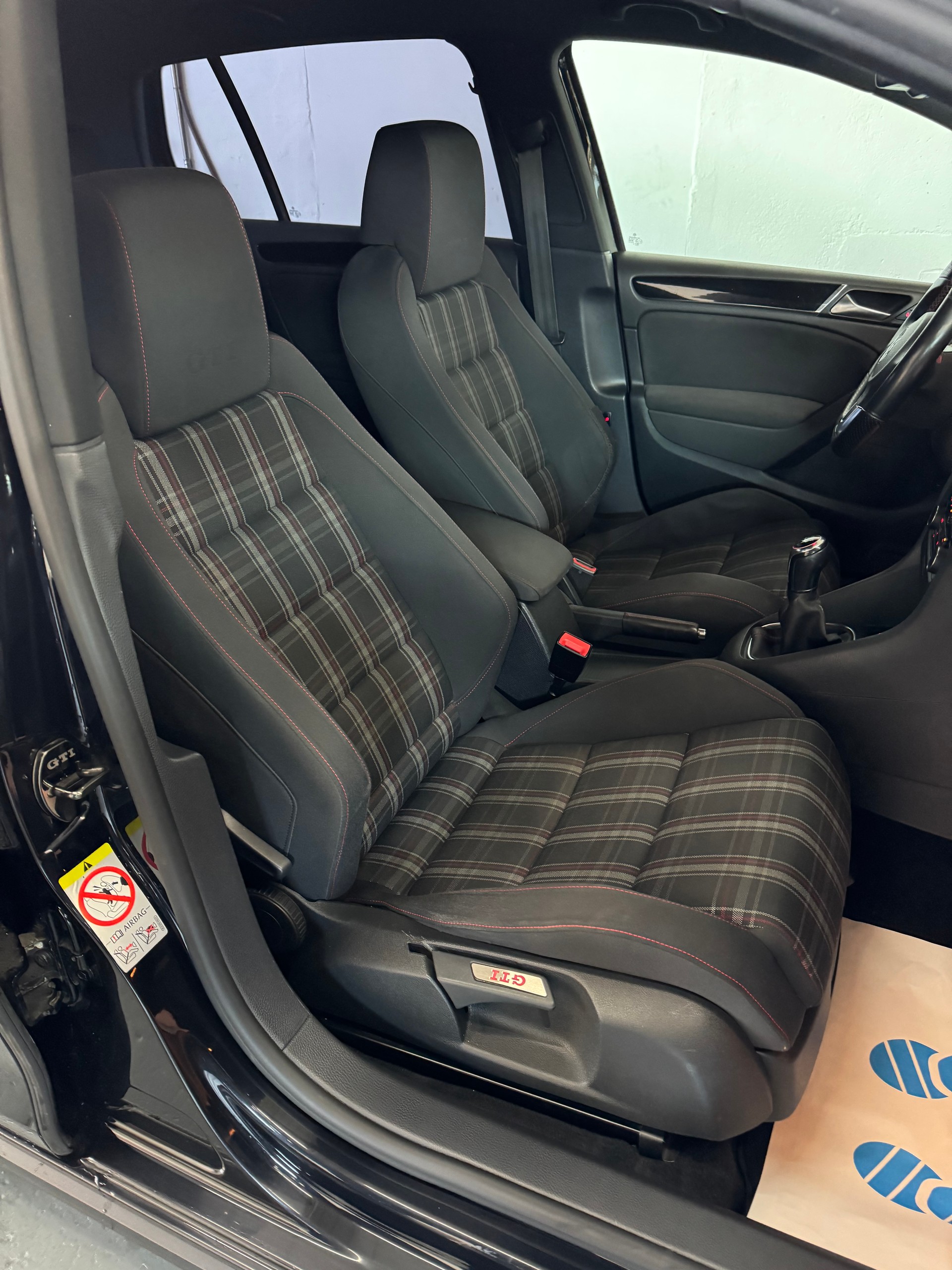 VW Golf 2.0 TSI GTI-image-21