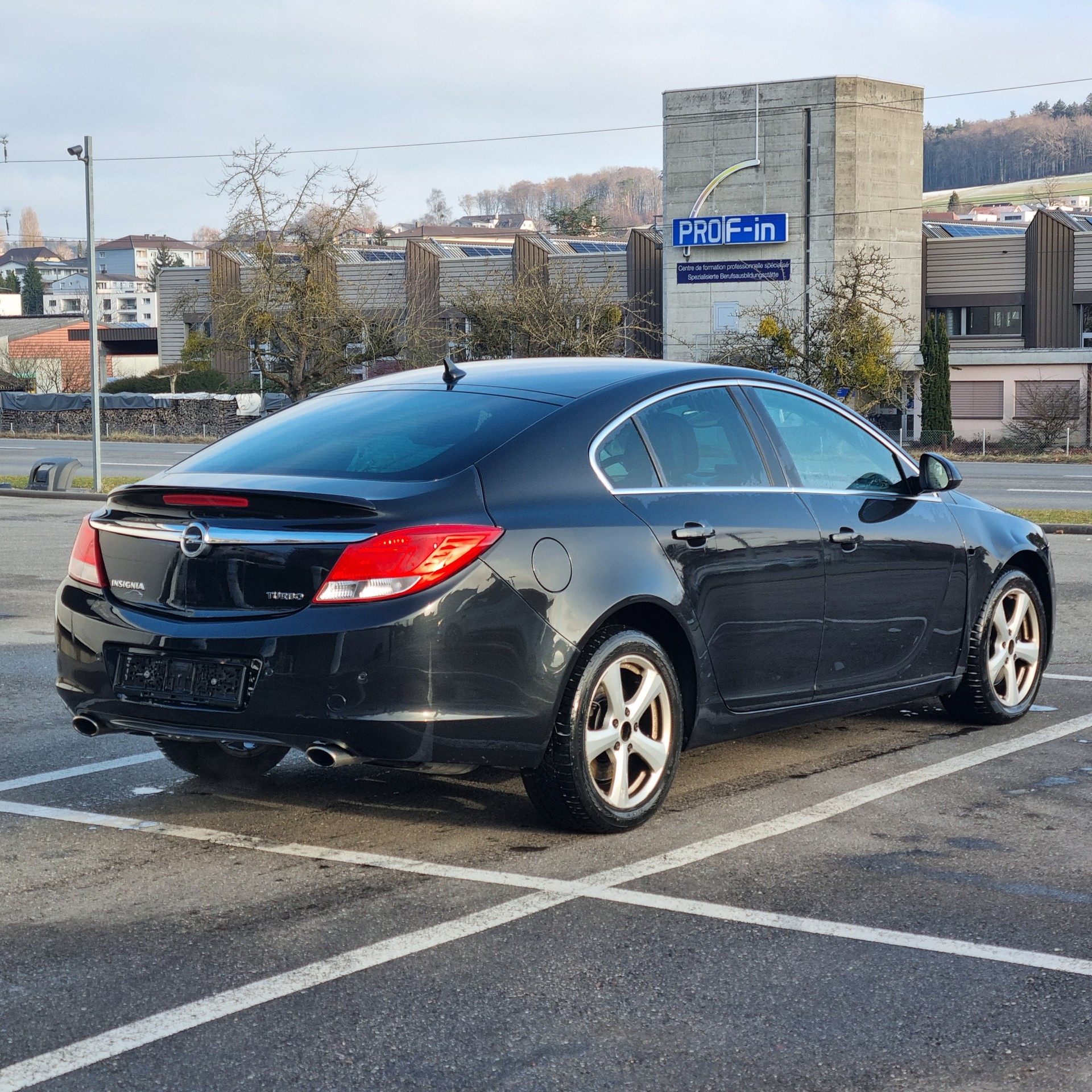 OPEL Insignia 2.0 Turbo Edition Automatic-image-2