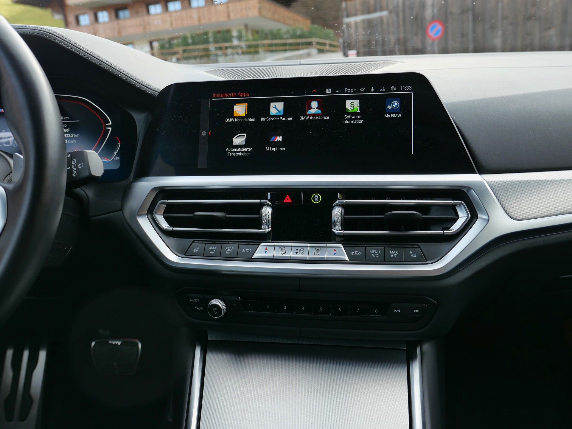 BMW M340d xDrive 48V Touring Steptronic Sport-image-12