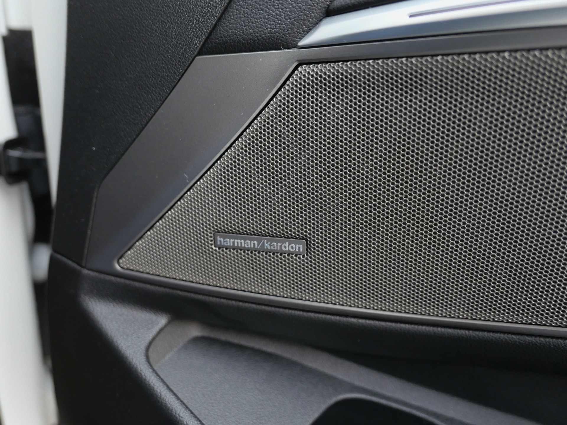 BMW M340d xDrive 48V Touring Steptronic Sport-image-5
