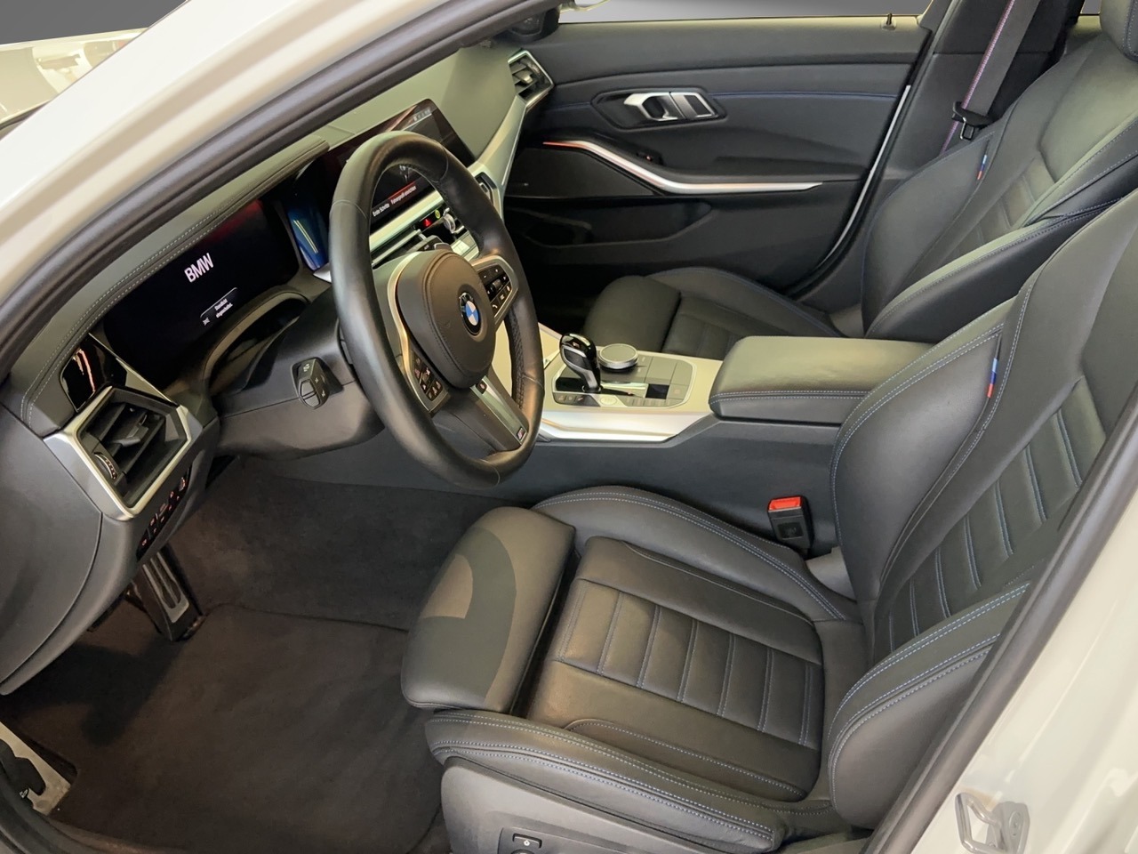 BMW M340d xDrive 48V Touring Steptronic Sport-image-10