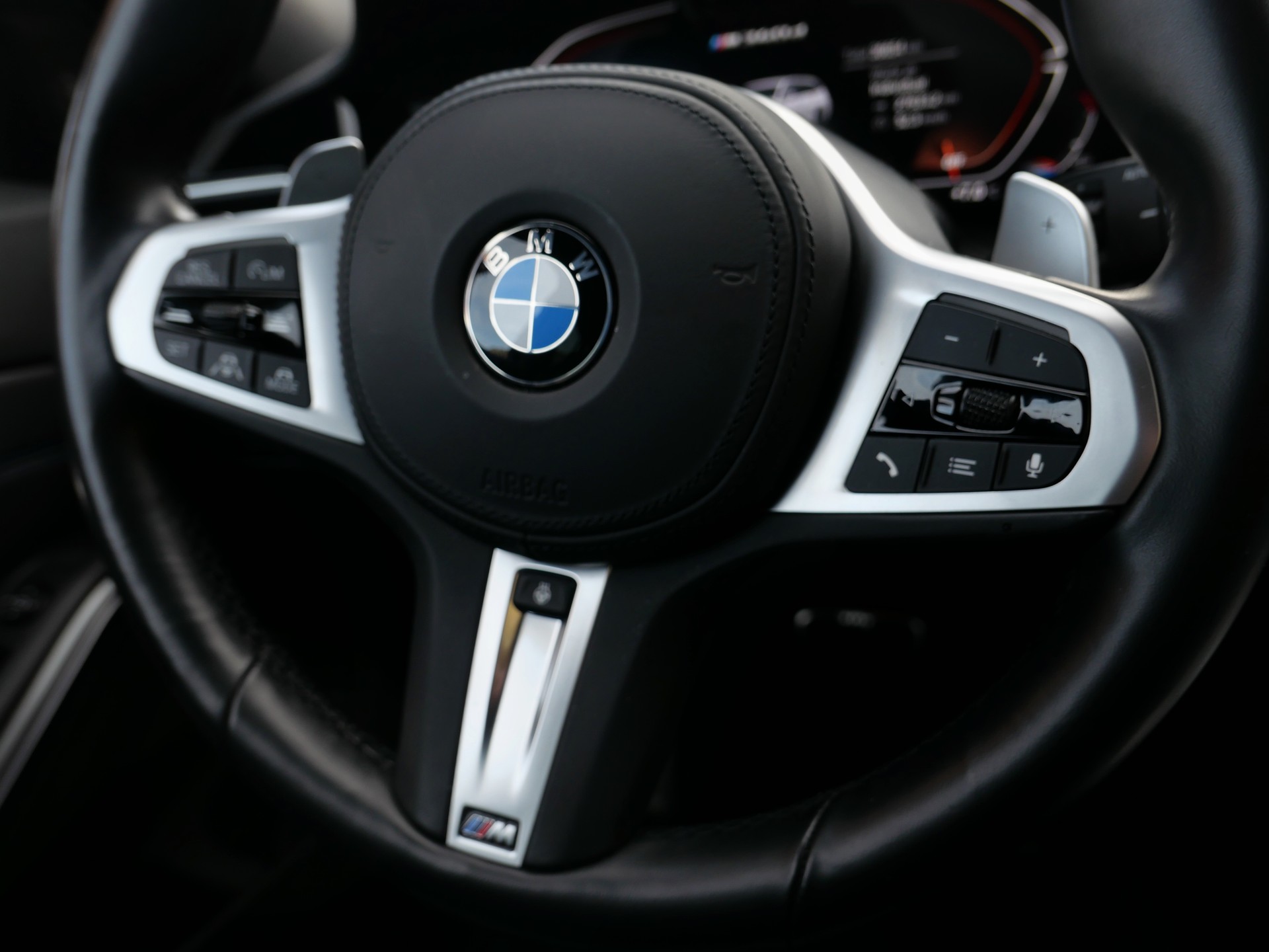 BMW M340d xDrive 48V Touring Steptronic Sport-image-4