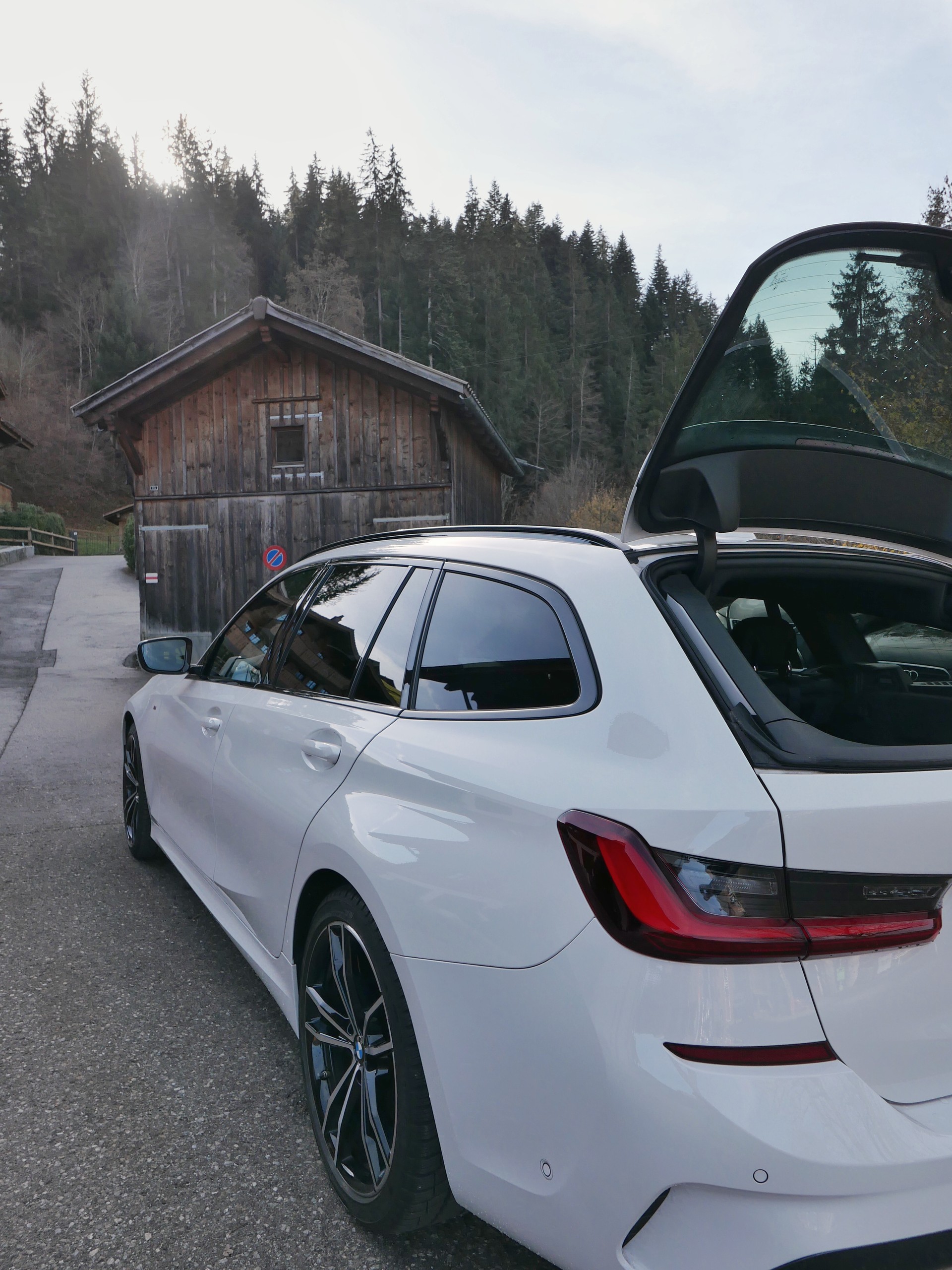 BMW M340d xDrive 48V Touring Steptronic Sport-image-8