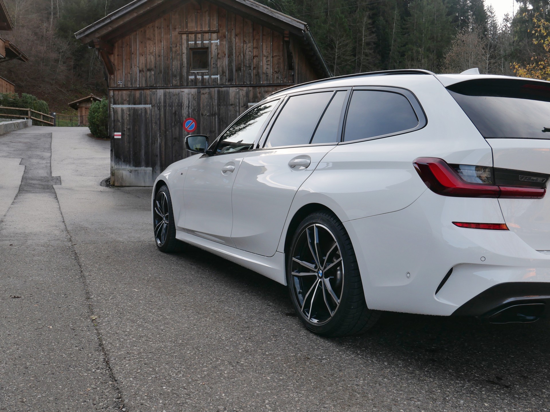 BMW M340d xDrive 48V Touring Steptronic Sport-showroom-element-1