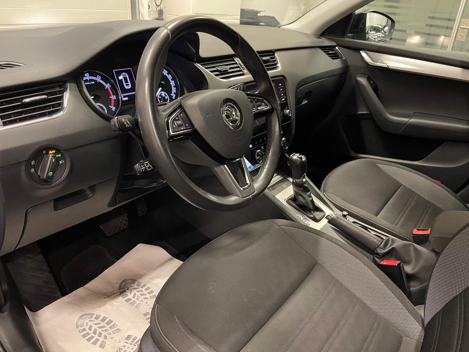 SKODA Octavia Combi 1.5 TGI G-TEC Ambition DSG-image-9