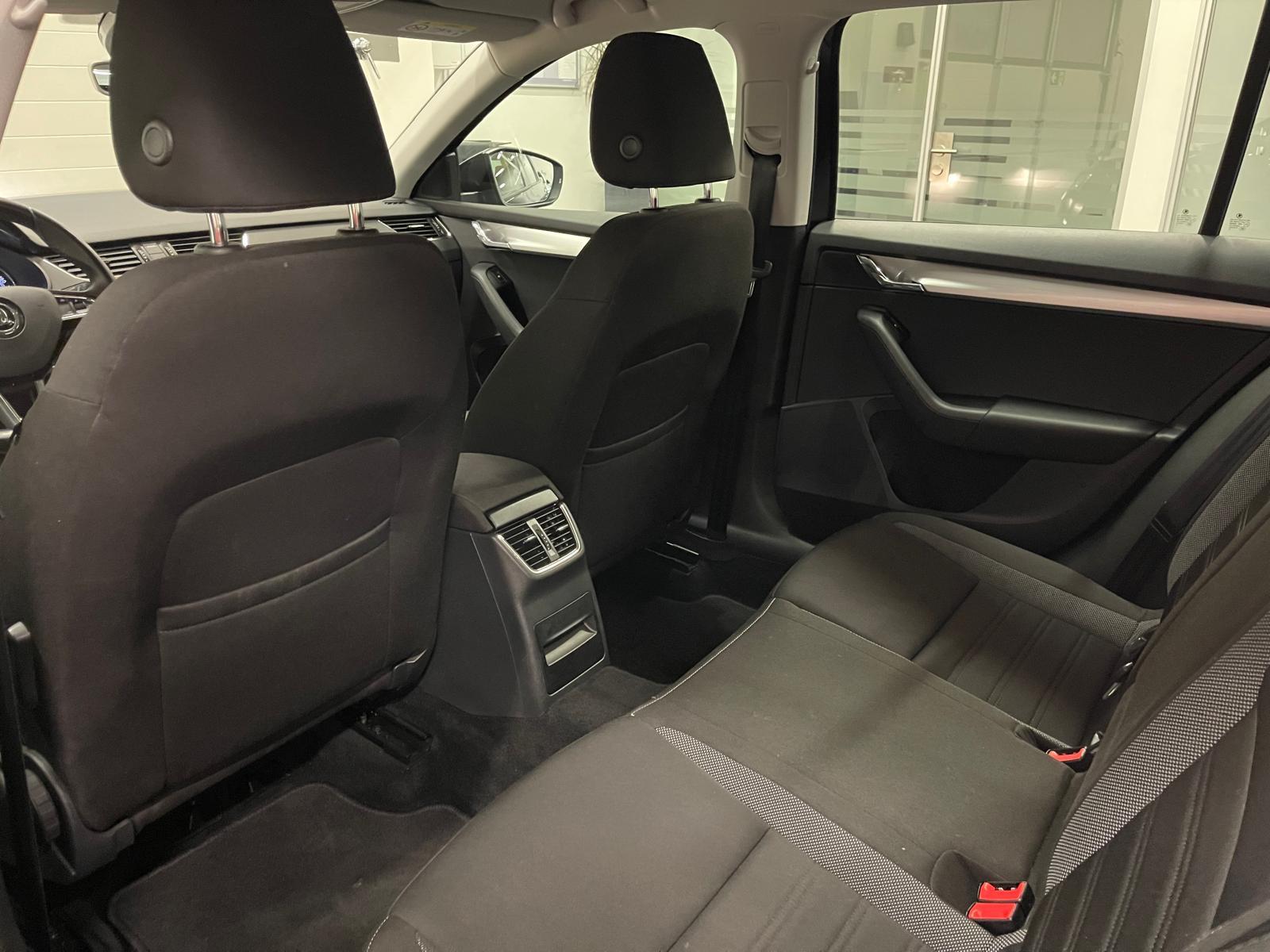 SKODA Octavia Combi 1.5 TGI G-TEC Ambition DSG-image-14