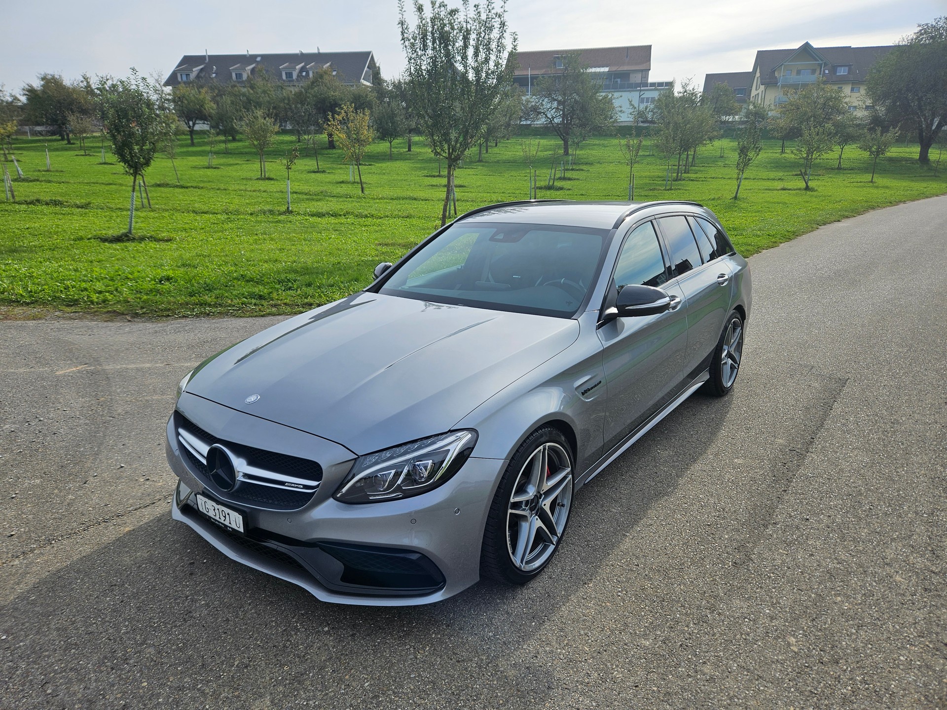 MERCEDES-BENZ C 63 S AMG Speedshift-showroom-element-2