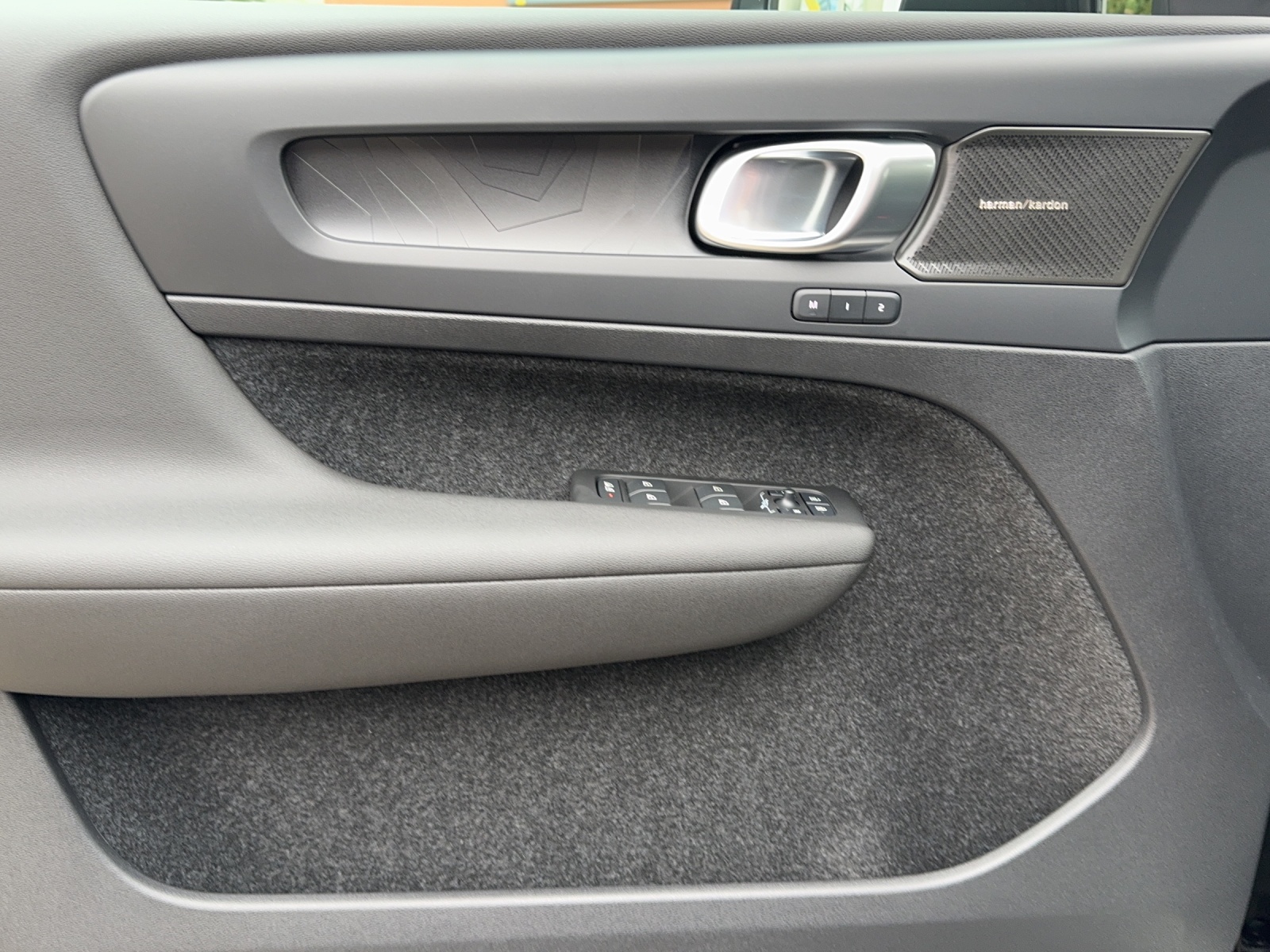 VOLVO EX40 E80 Twin Ultimate AWD-image-13
