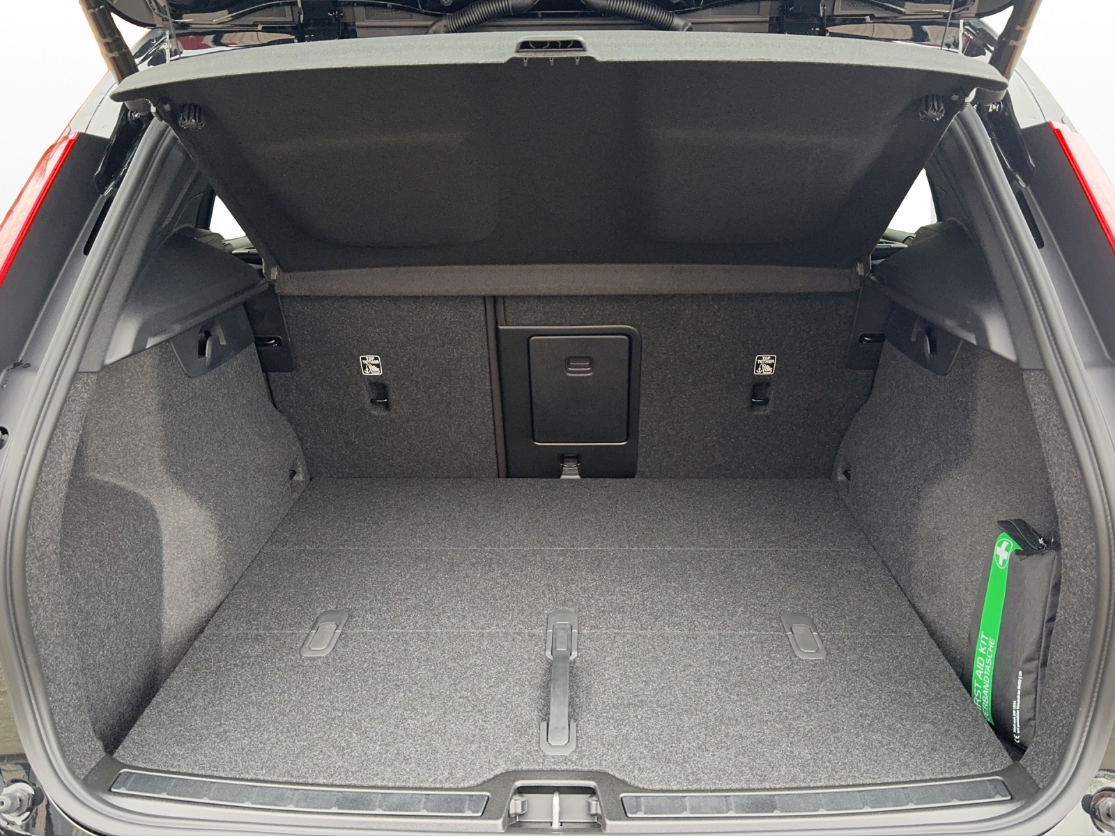 VOLVO EX40 E80 Twin Ultimate AWD-image-14