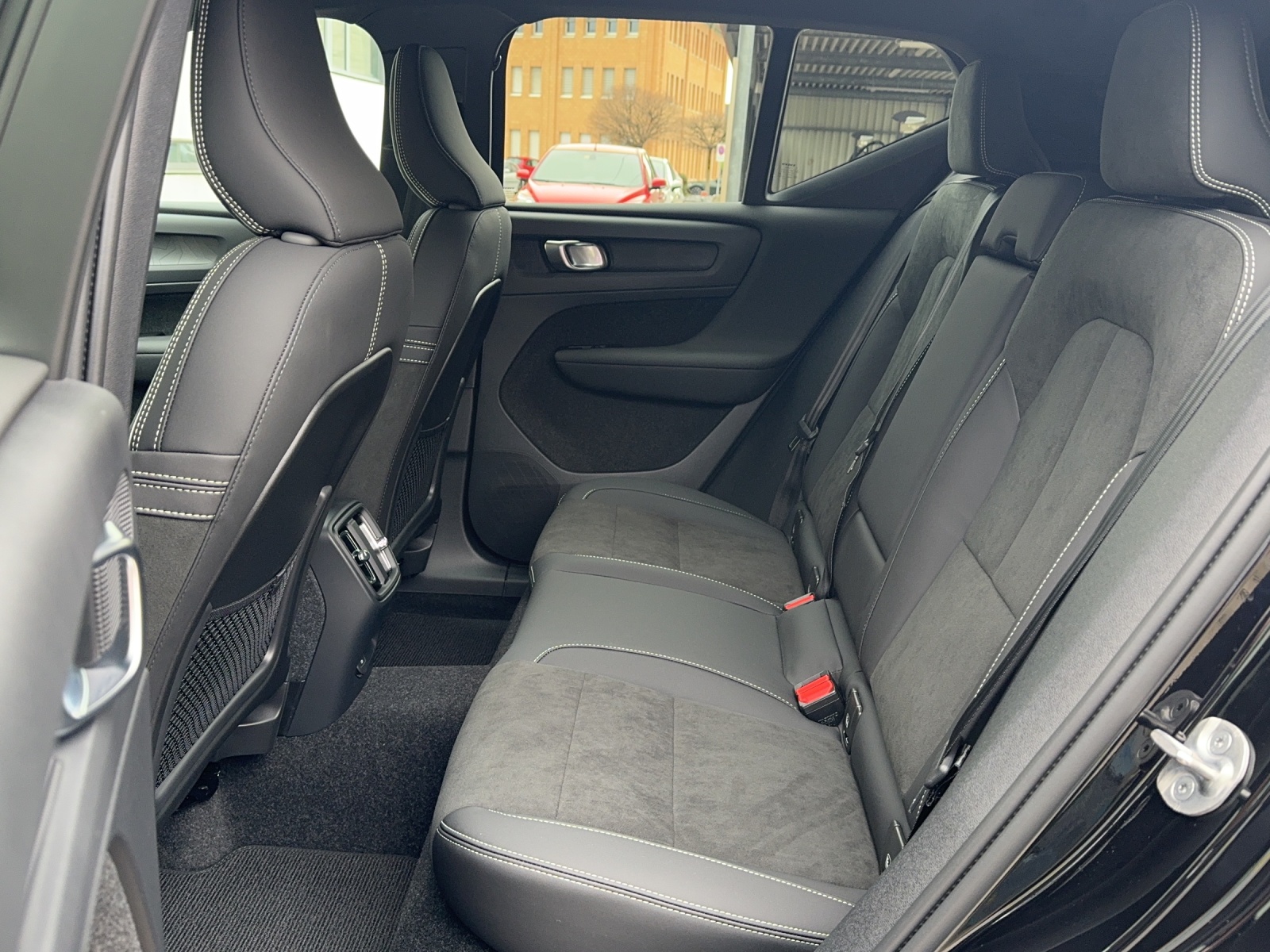 VOLVO EX40 E80 Twin Ultimate AWD-image-17