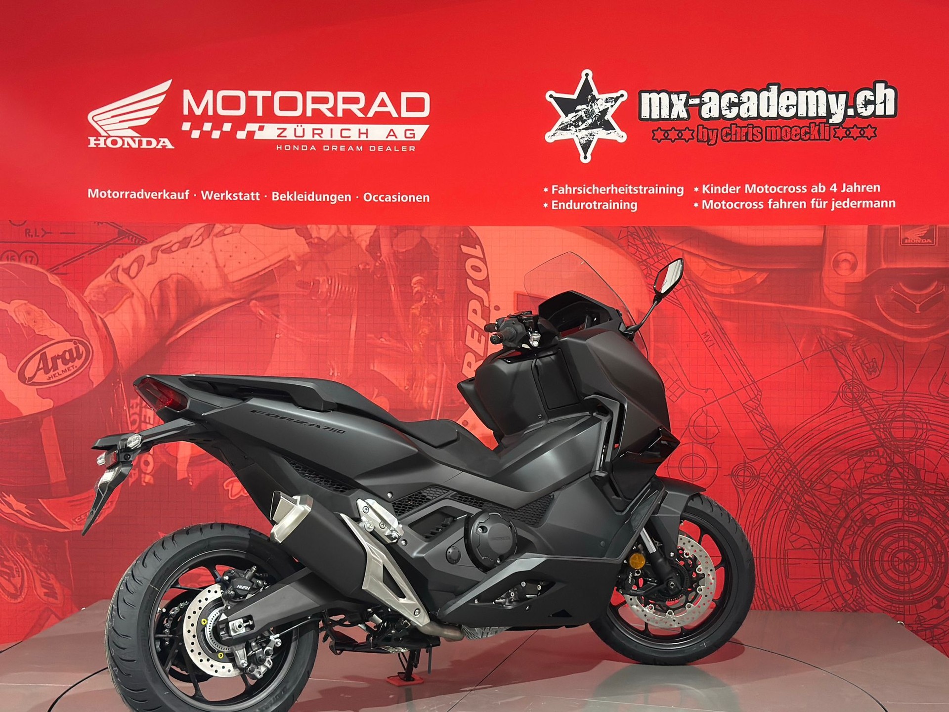 HONDA FORZA 750*Modell 2026**Neufahrzeug*Matte Ballistic Black Metallic**-image-8