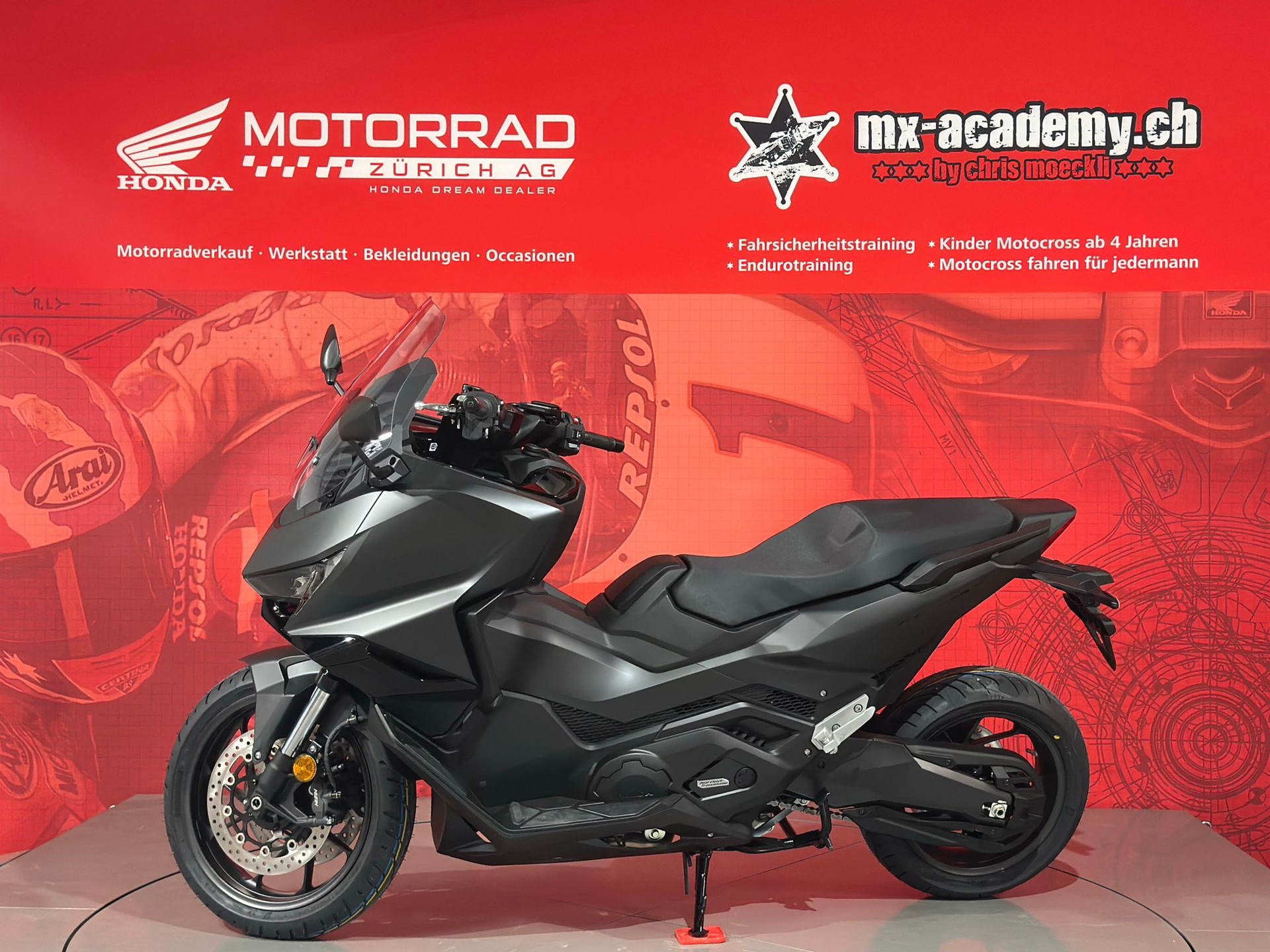 HONDA FORZA 750*Modell 2026**Neufahrzeug*Matte Ballistic Black Metallic**-image-5