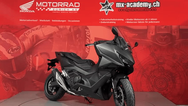 HONDA FORZA 750*Modell 2026**Neufahrzeug*Matte Ballistic Black Metallic**