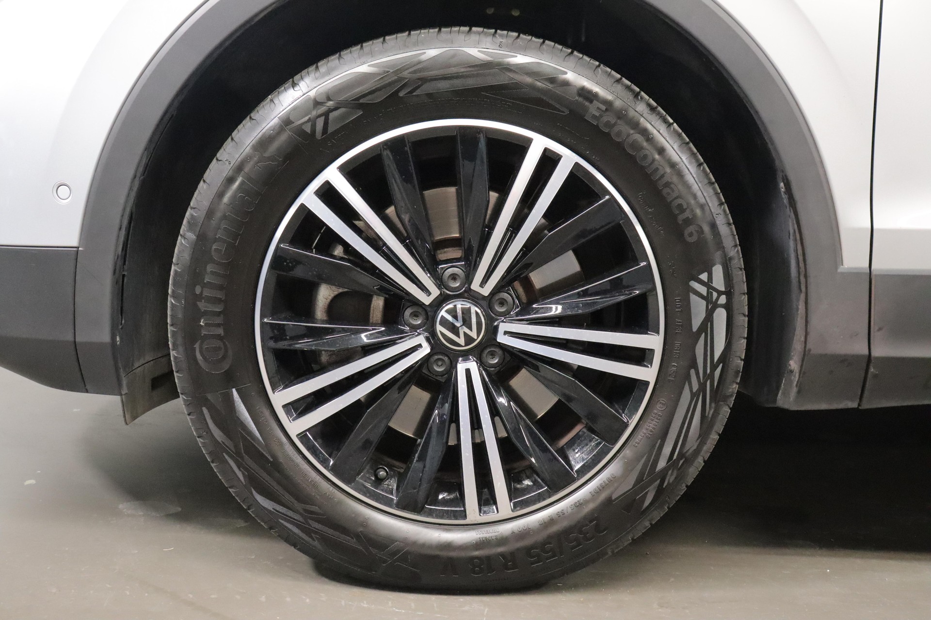 VW Tiguan 2.0 TSI Life 4Motion DSG-image-11