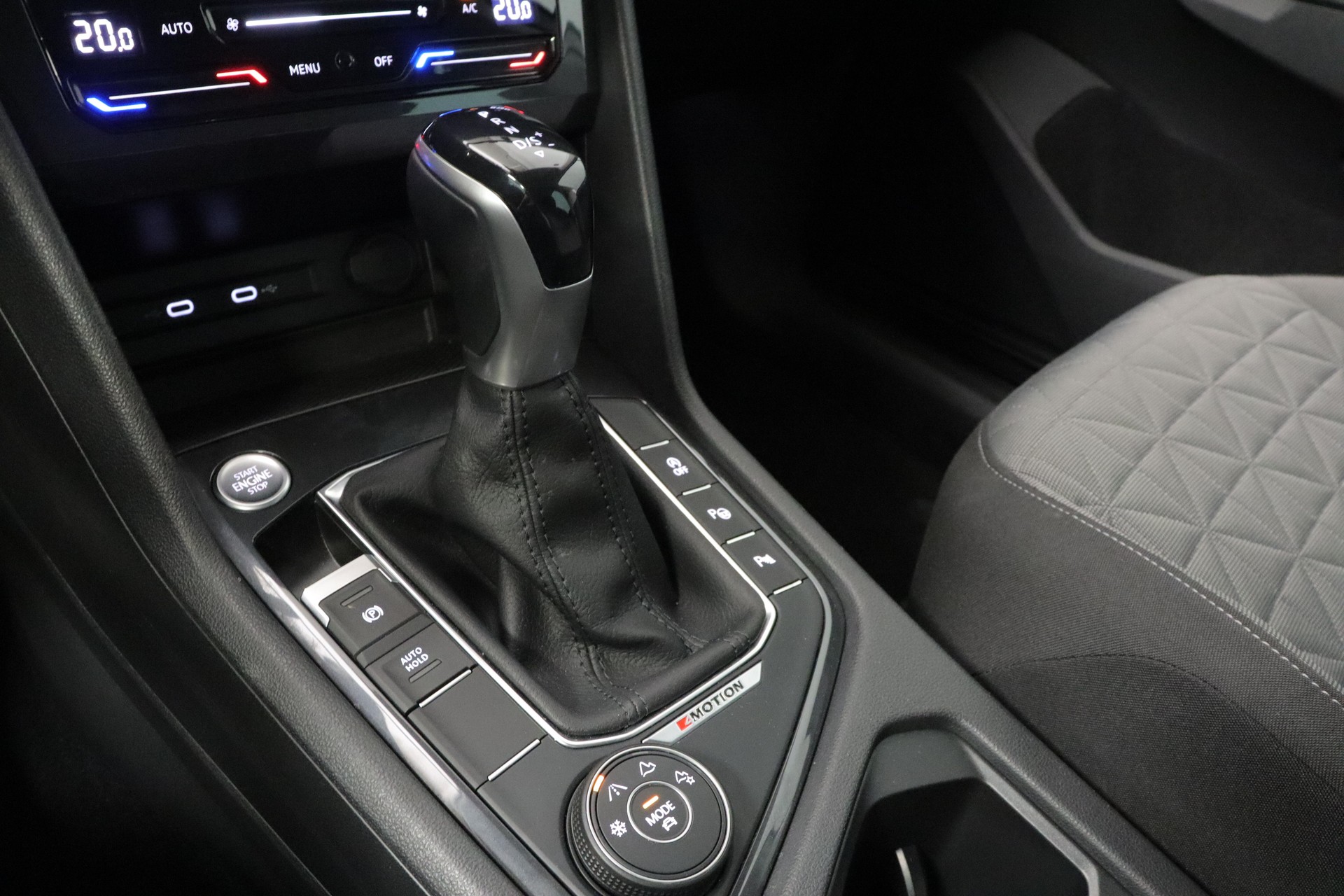 VW Tiguan 2.0 TSI Life 4Motion DSG-image-14
