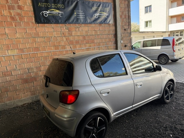 TOYOTA Yaris 1.3 Linea Sol-image-1