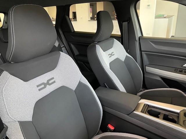 DACIA Bigster HEV 155 Journey-image-11