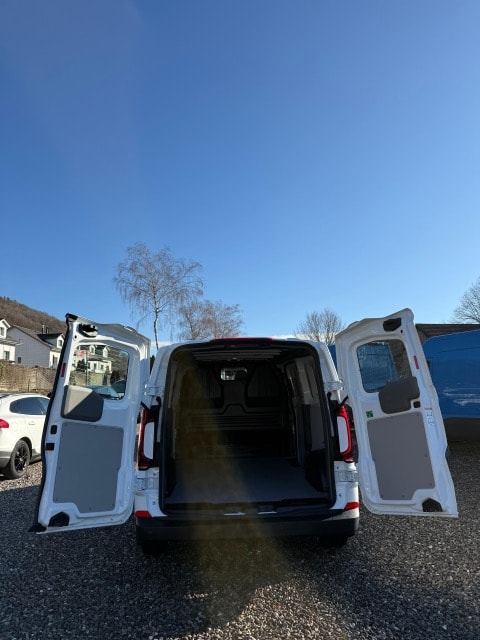 VW Transporter Kombi 2.0 TDI Lang Automat-image-6