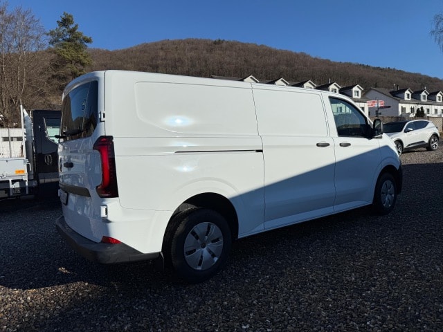 VW Transporter Kombi 2.0 TDI Lang Automat-image-2