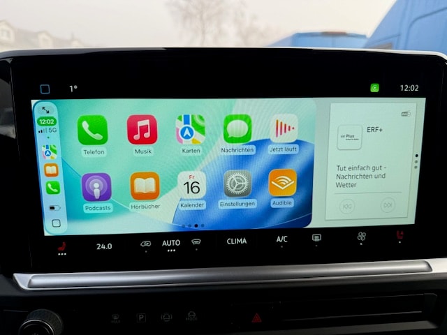 VW Transporter Kombi 2.0 TDI Lang Automat-image-13